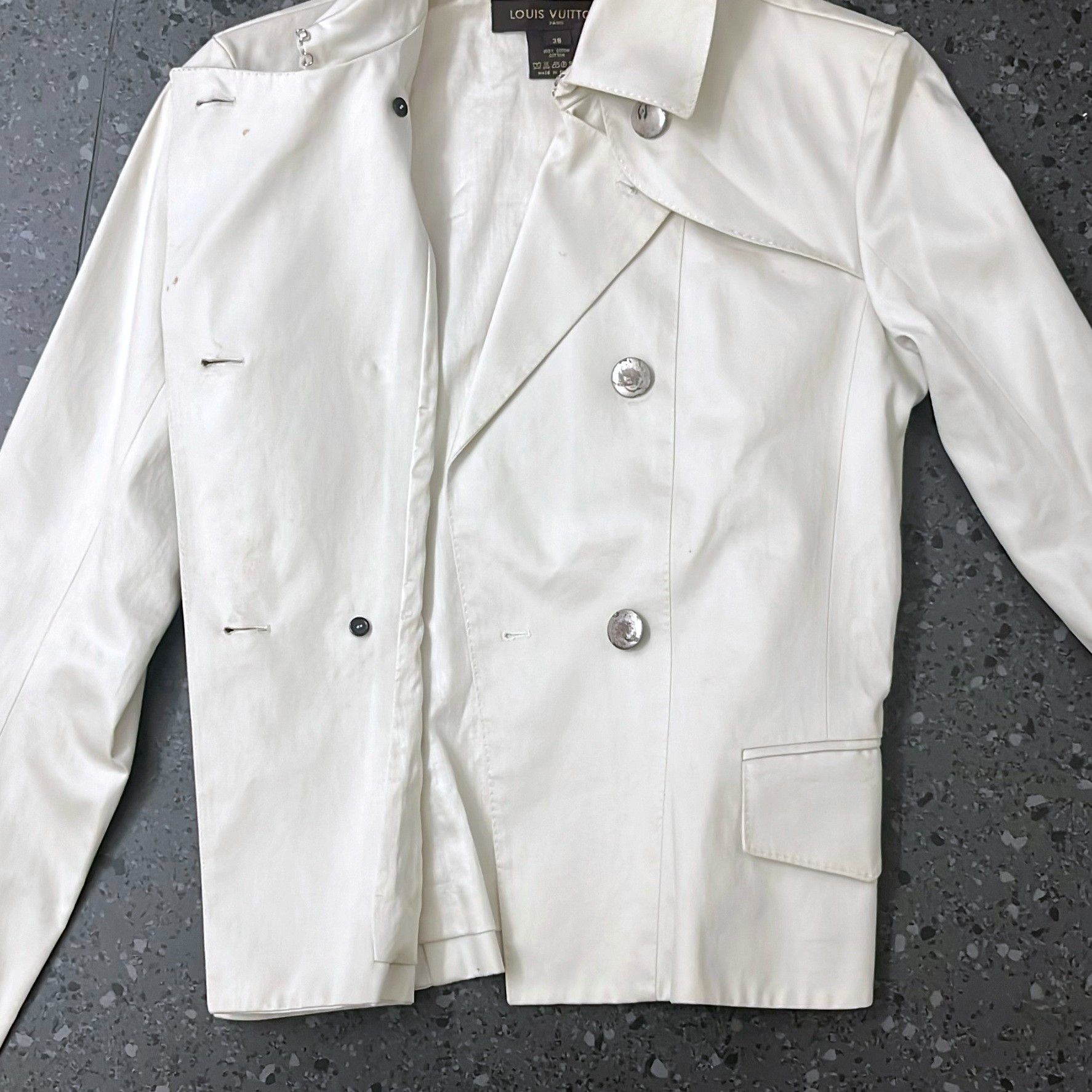 Louis Vuitton Louis Vuitton Cream Double-Breasted Blazer Size 40R - 6 Thumbnail