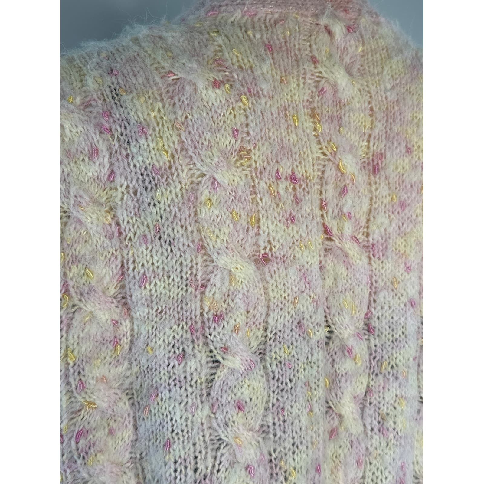 Vintage American vtg hand knit Mohair cardigan pink size medium Size M / US 6-8 / IT 42-44 - 9 Thumbnail
