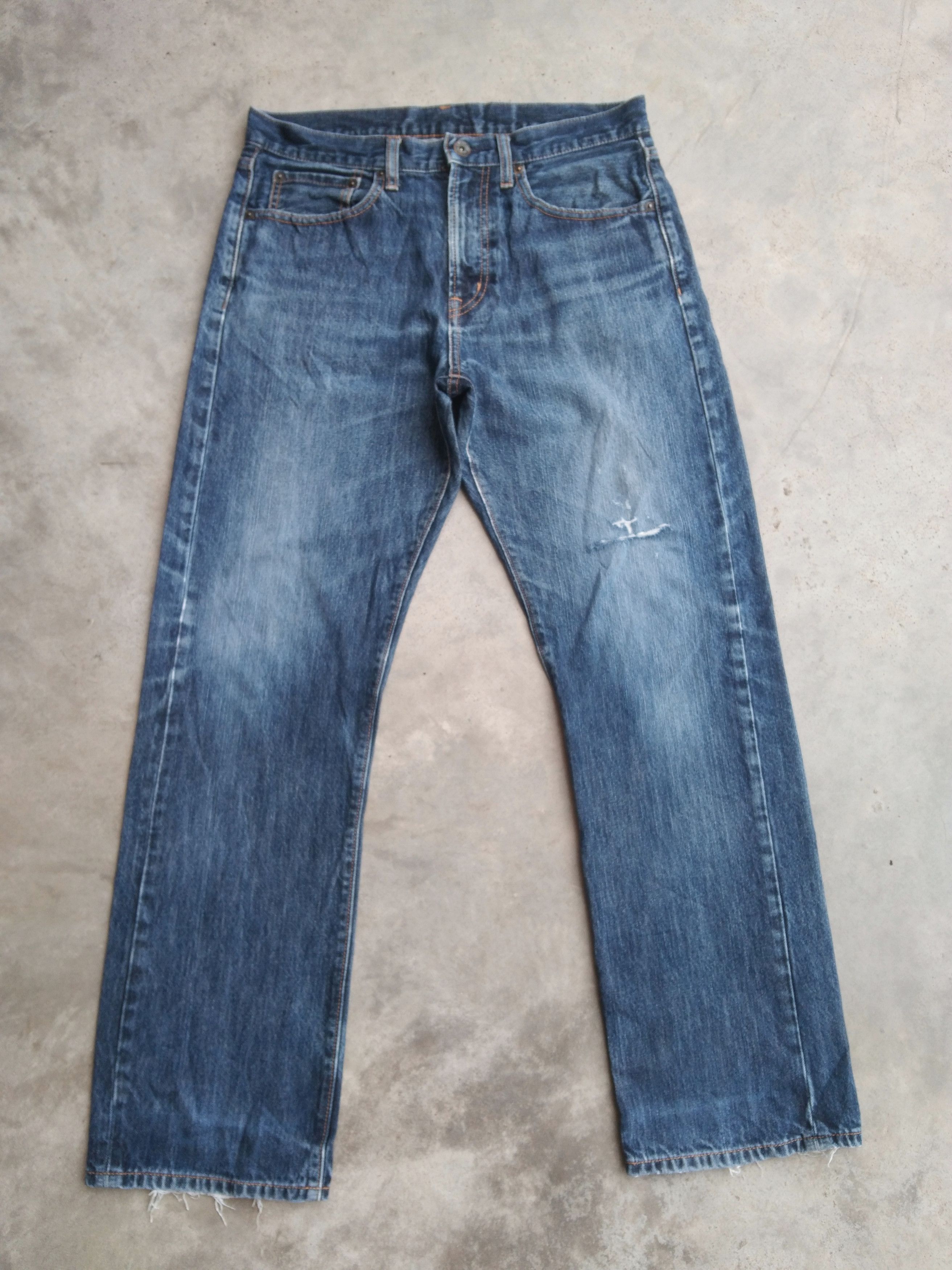 Japanese Brand GU Faded Blue Distressed Jeans 30x29