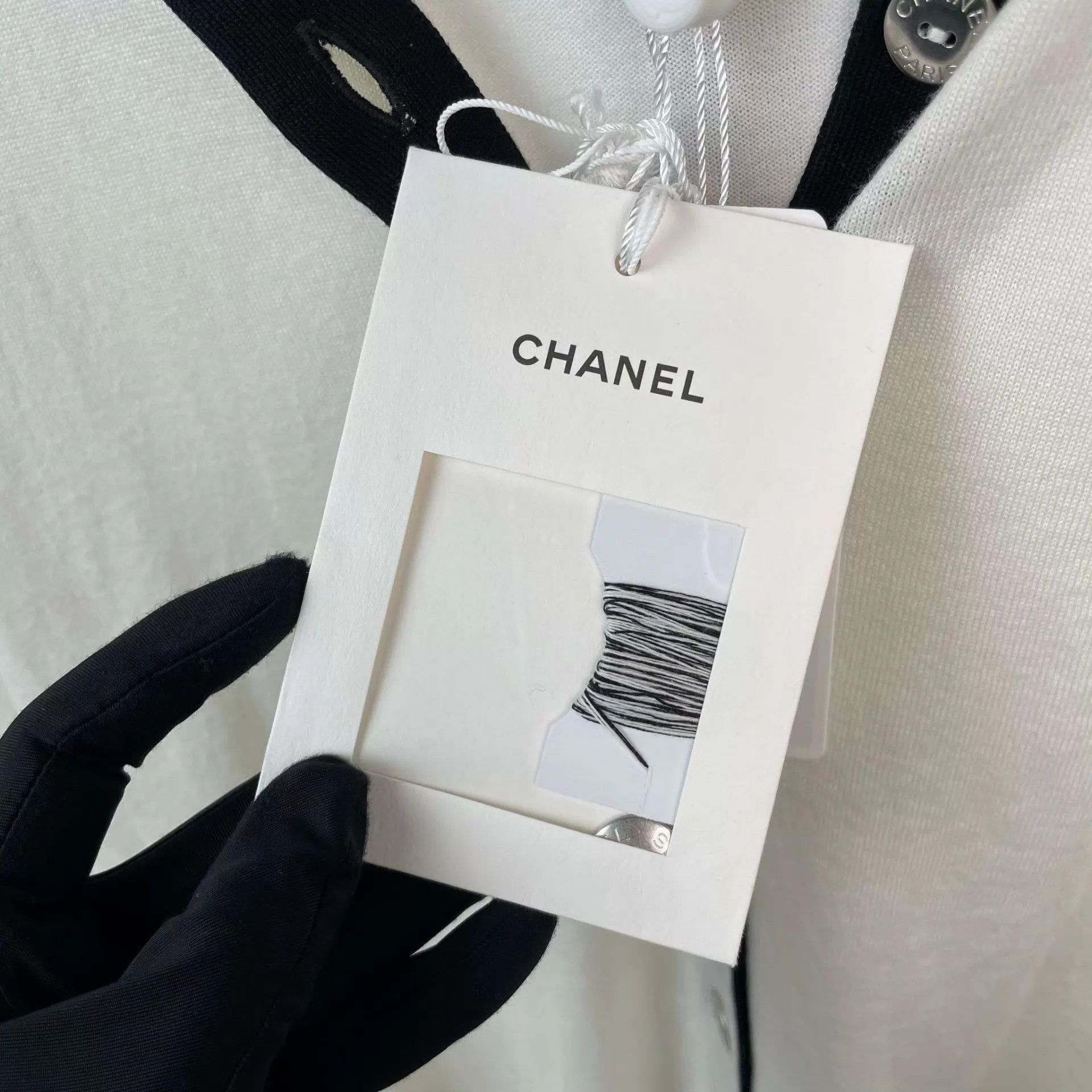 Chanel Chanel 26P Cotton Long Sleeve White Cardigan 38 99 New Size S / US 4 / IT 40 - 3 Thumbnail