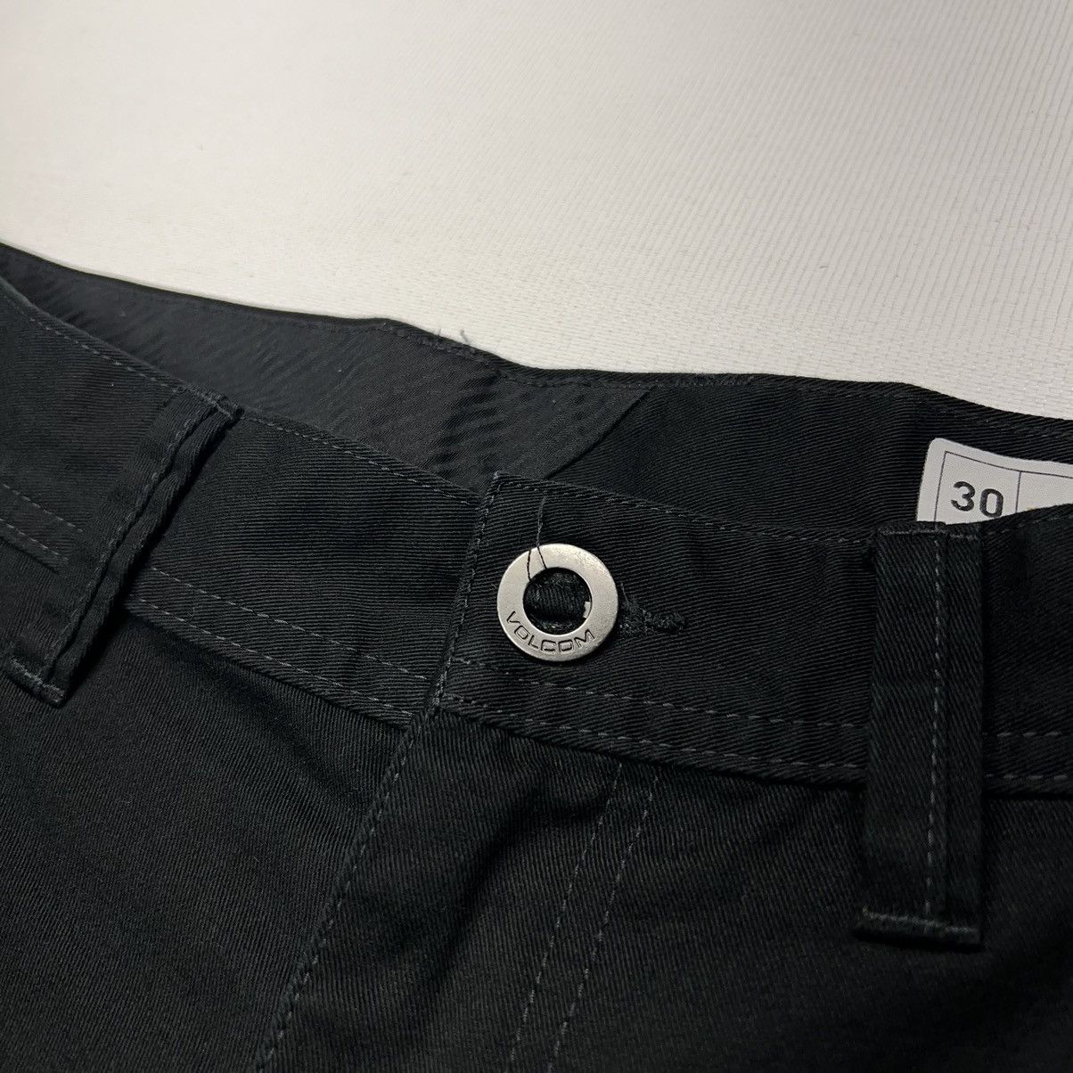 Volcom Volcom Chino Shorts Black Board Beach Casual Simple Skate Size US 30 / EU 46 - 2 Thumbnail