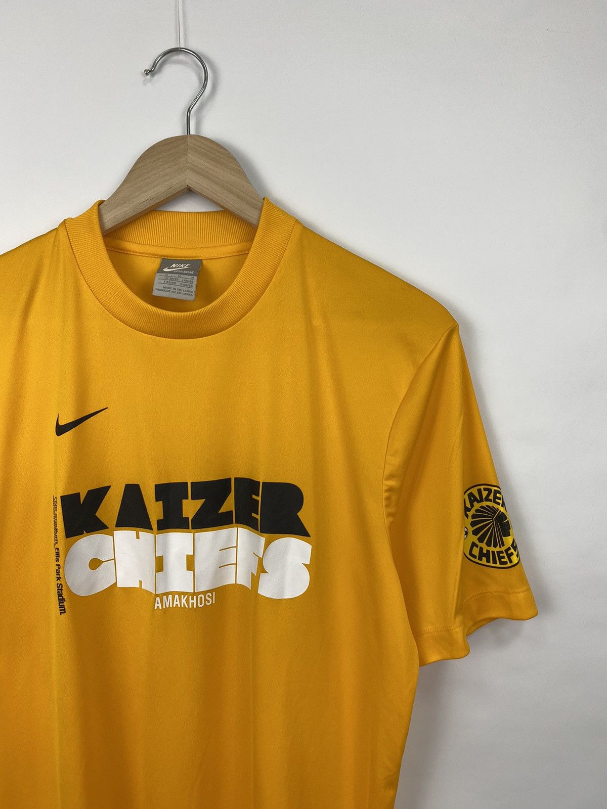 Nike Vintage Nike Khizer Chiefs South African Tee Soccer Jersey Size US M / EU 48-50 / 2 - 1 Thumbnail