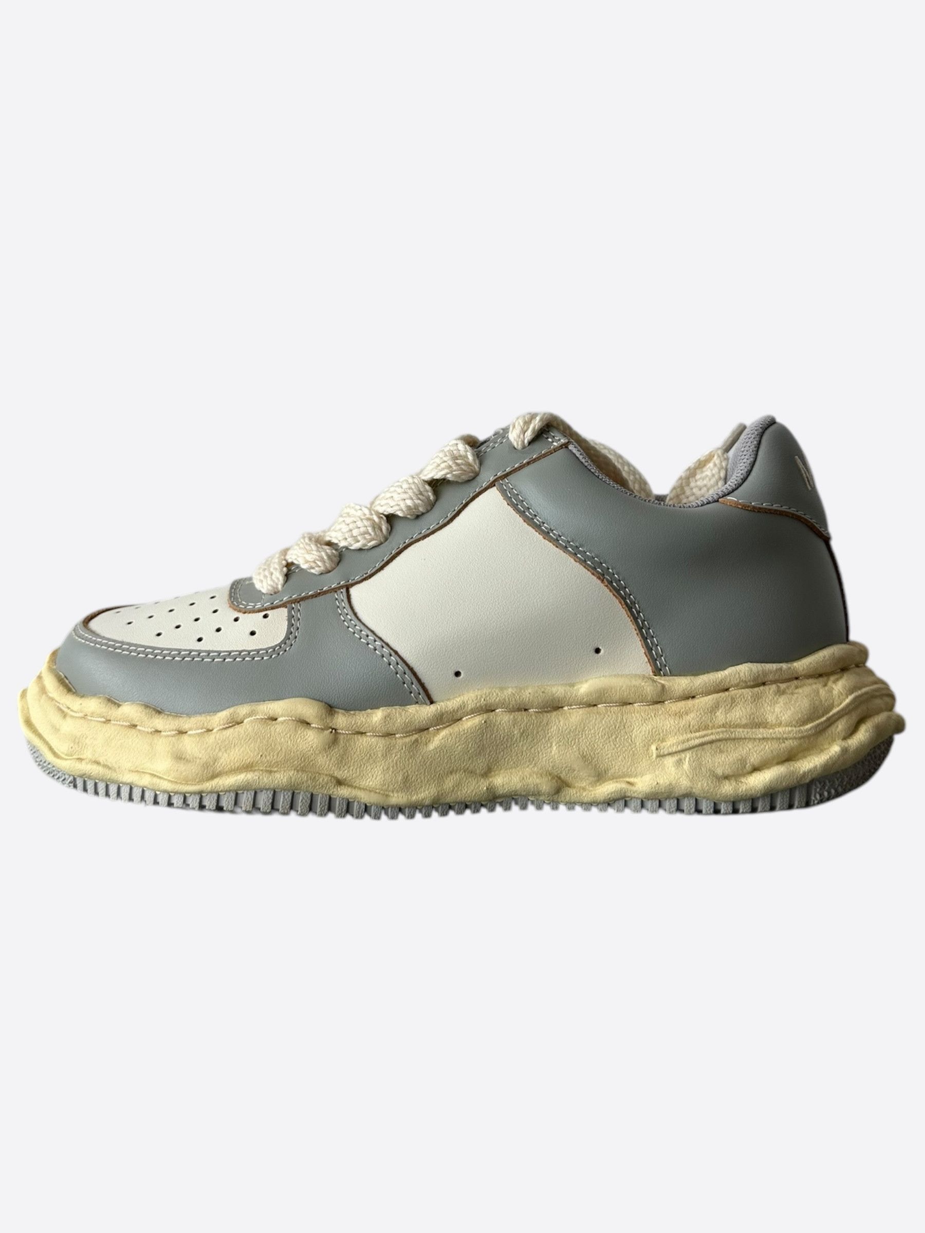 Maison MIHARA YASUHIRO Maison Mihara Yasuhiro Aged Grey & White Wayne Sneakers Size US 11 / EU 44 - 3 Thumbnail