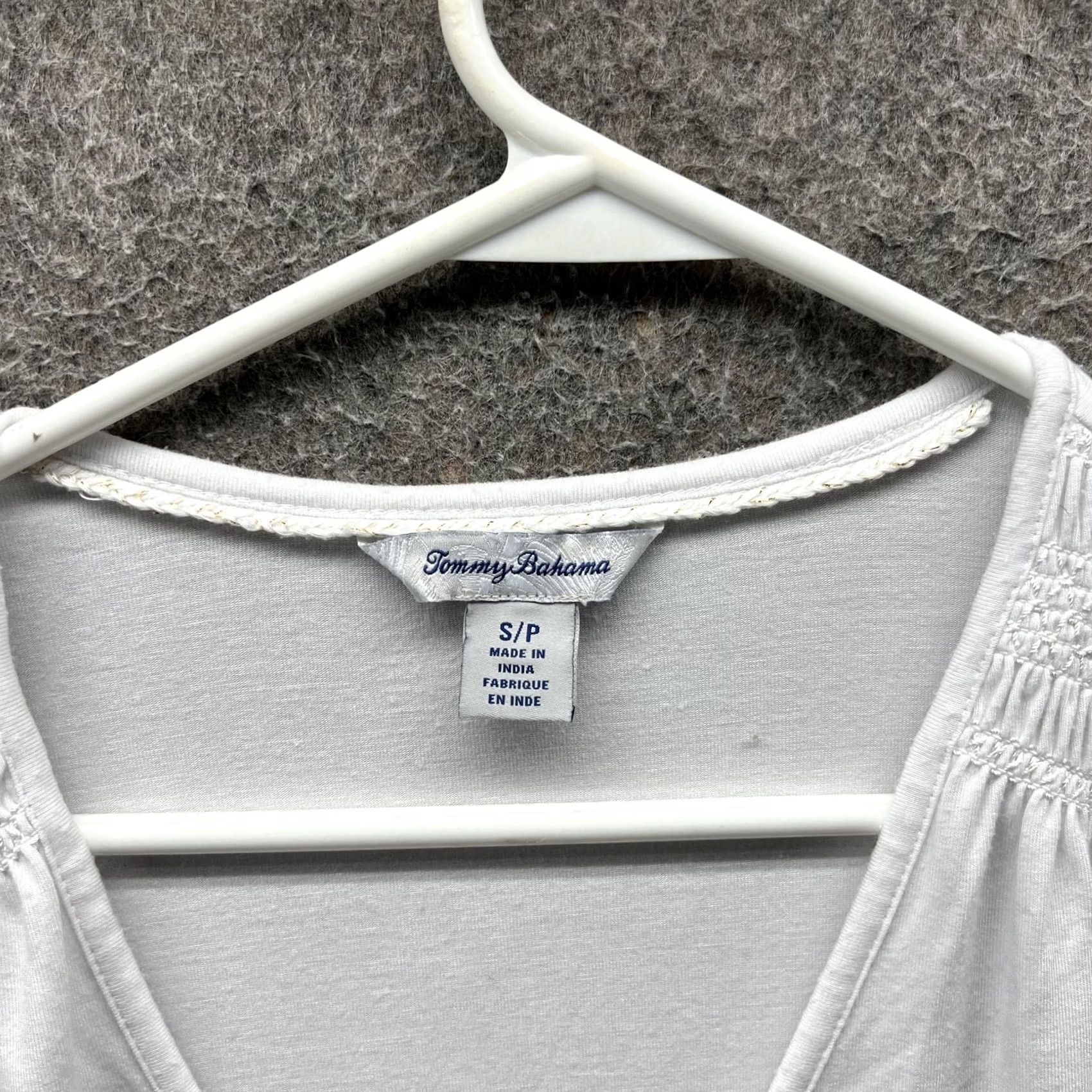 Tommy Bahama VINTAGE Tommy Bahama Shirt Womens Small Petite White V-Neck Flutter Sleeve Top Size S / US 4 / IT 40 - 7 Thumbnail