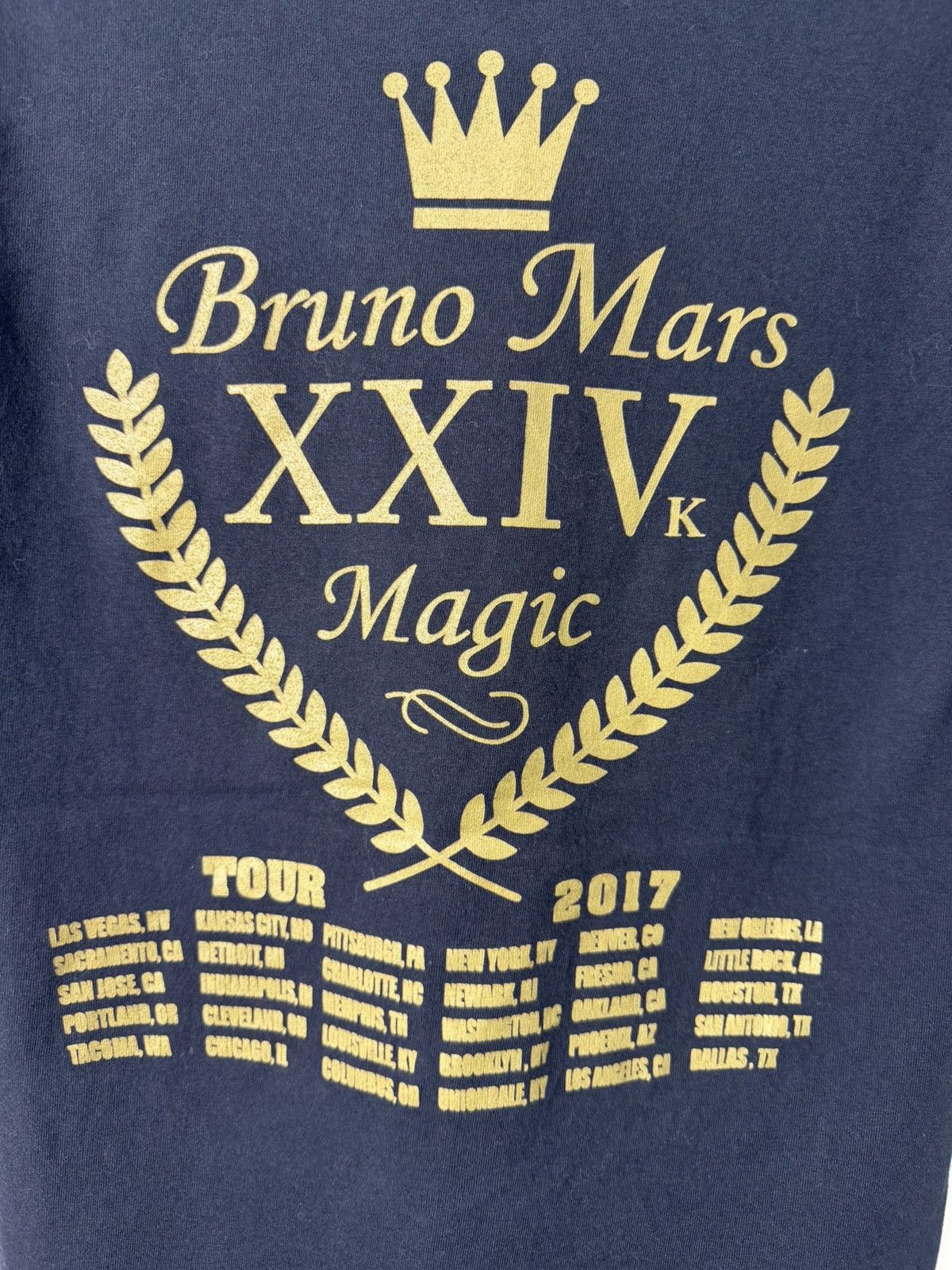 Band Tees Bruno Mars Magic Tour Band Tee Size US S / EU 44-46 / 1 - 6 Thumbnail