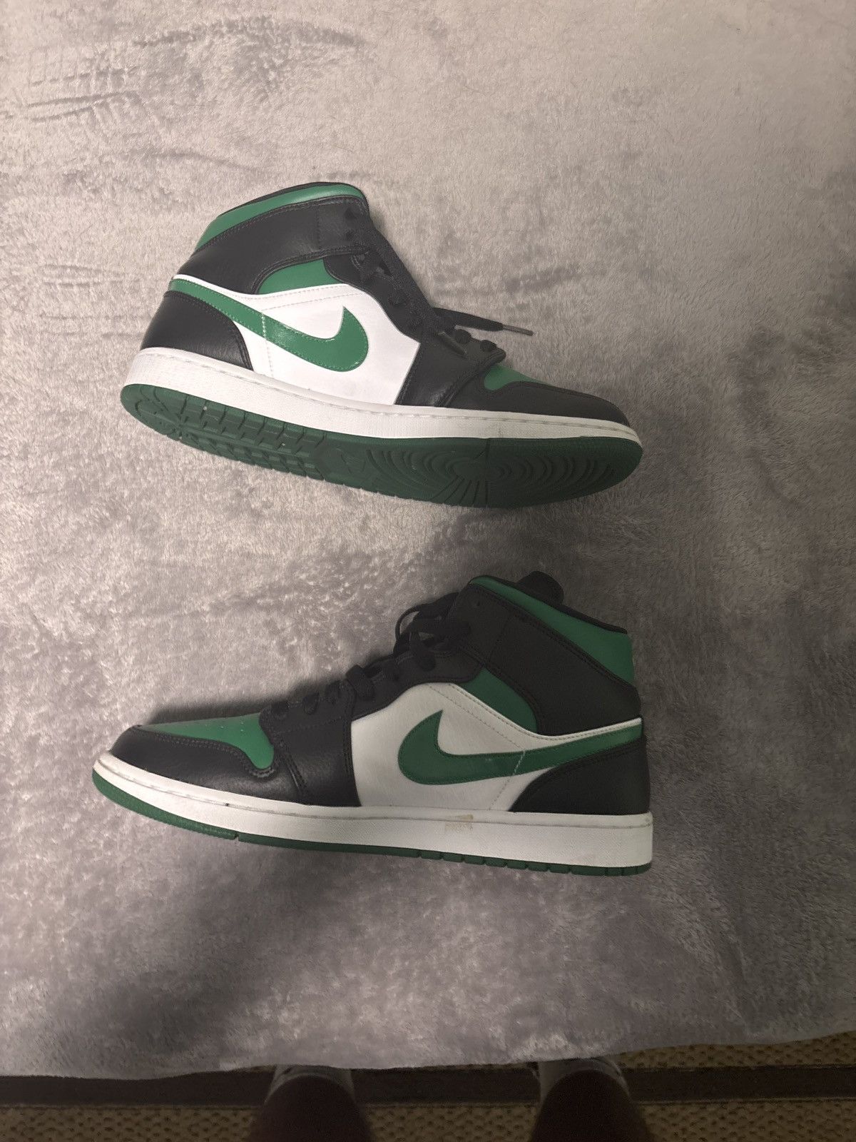 Jordan Brand Jordan 1 mid Pine Greens Size US 10.5 / EU 43-44 - 4 Thumbnail