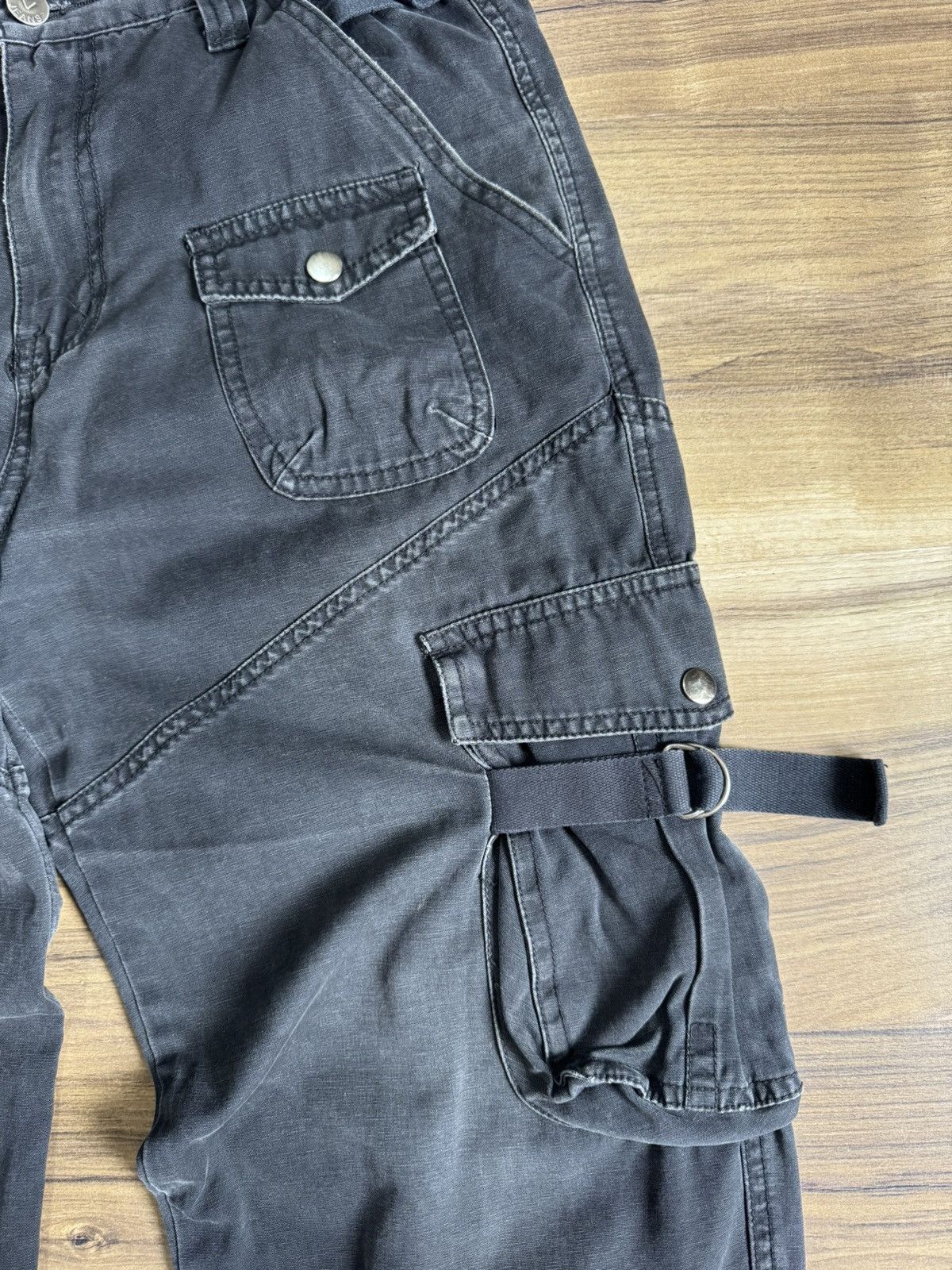 Japanese Brand Vintage Avant Garde Multi Pocket Grey Faded Pants Jeans Size US 31 - 7 Thumbnail