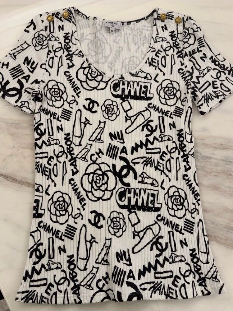 Chanel Chanel Black and white knitted short sleeves 2503-Nextarrow Size XXS / US 00 / IT 34 - 1 Thumbnail
