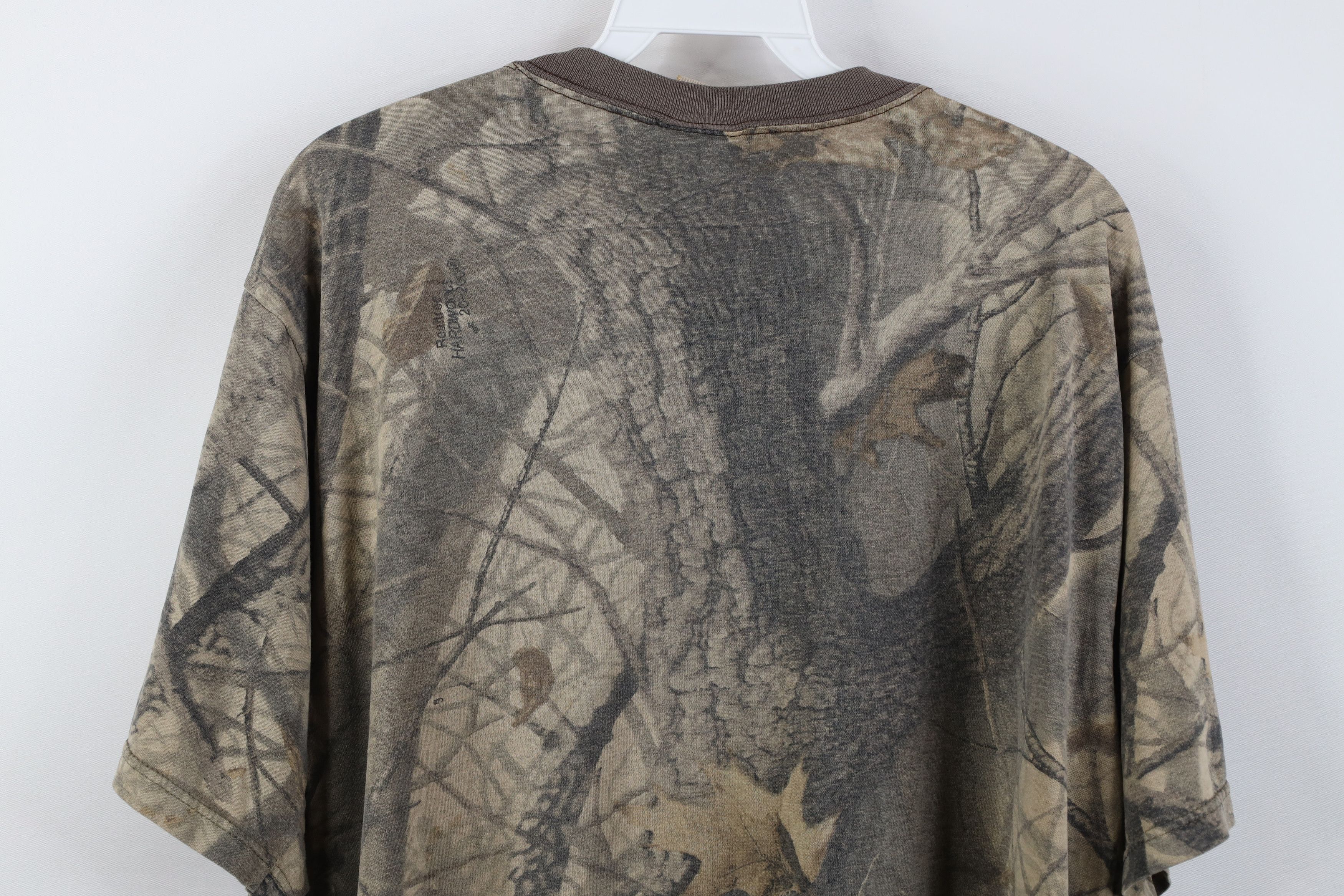 Vintage Vintage 90s Streetwear Realtree Camouflage Pocket T-Shirt Size US L / EU 52-54 / 3 - 12 Thumbnail