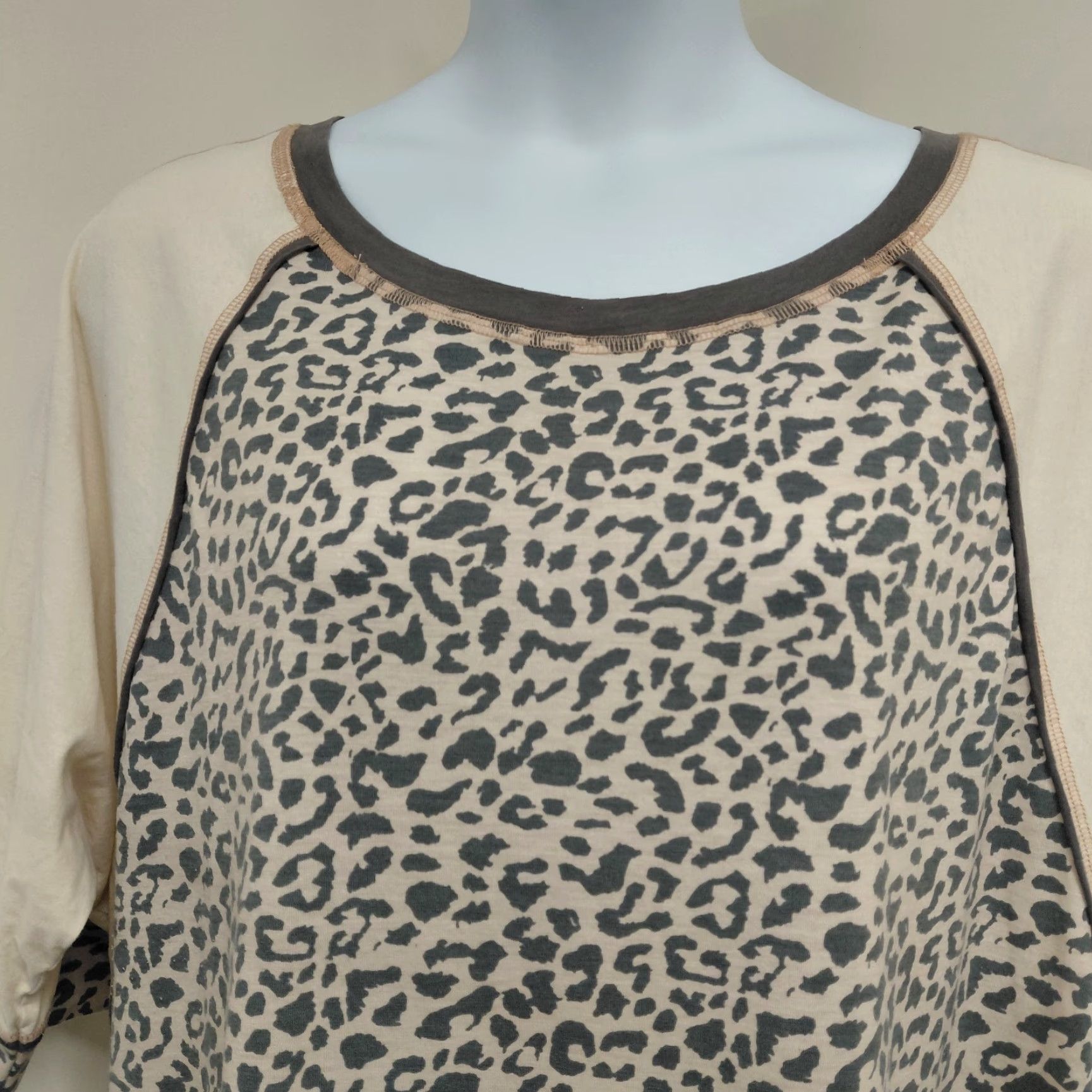 Vintage Jodifl Shirt Womens 1X Beige Leopard Print Blouse 3/4 Sleeve Top Mom Casual Autumn Western Womens Size XL / US 12-14 / IT 48-50 - 4 Thumbnail