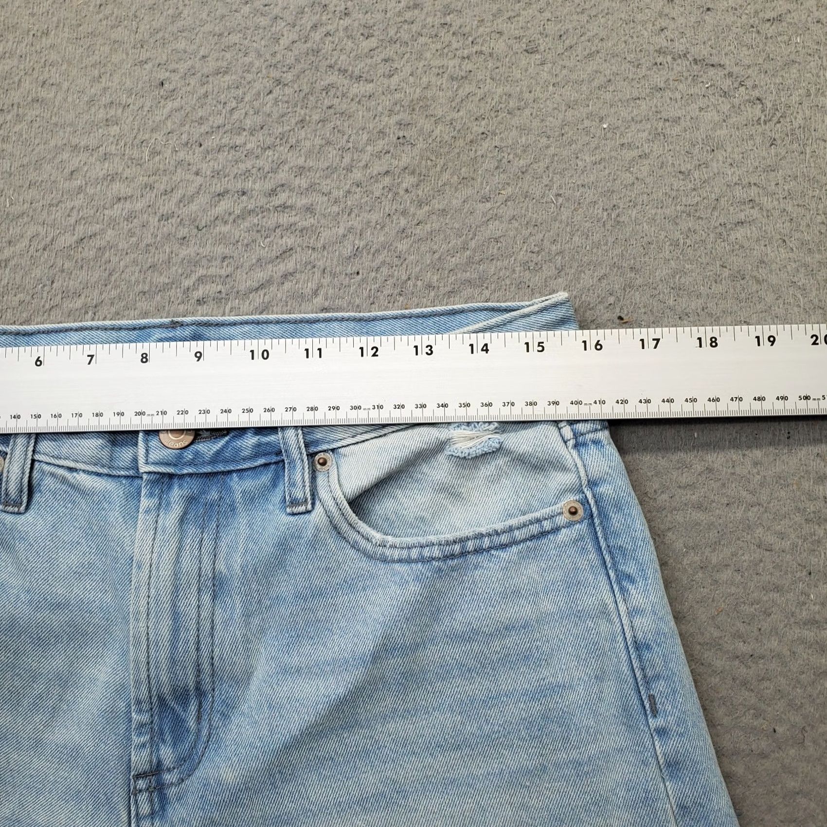 Calvin Klein Calvin Klein Jeans Cut-Off Shorts Womens 8 Blue Light Wash High Rise Raw Hem 5-Pocket Denim Casual Womens Size 8 Redundant not included Size 30" / US 8 / IT 44 - 5 Thumbnail