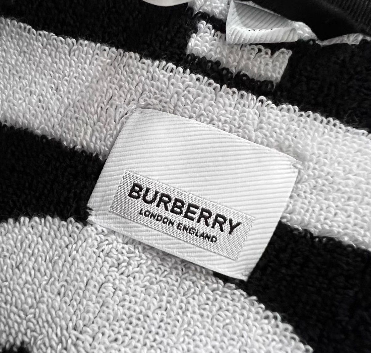 Burberry Burberry Black and White All-over Letter Print Cape J41 Size US S / EU 44-46 / 1 - 4 Thumbnail