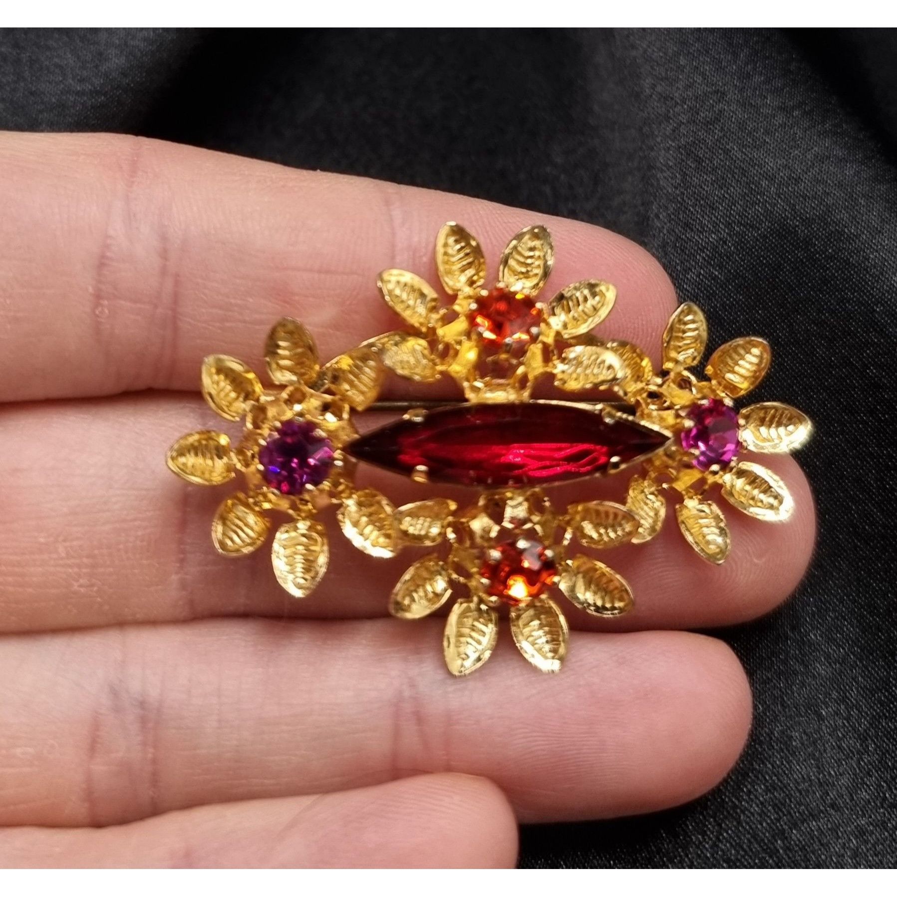 Vintage Vintage 1960's Austria Signed Red & Gold Floral Brooch With Size ONE SIZE - 5 Thumbnail