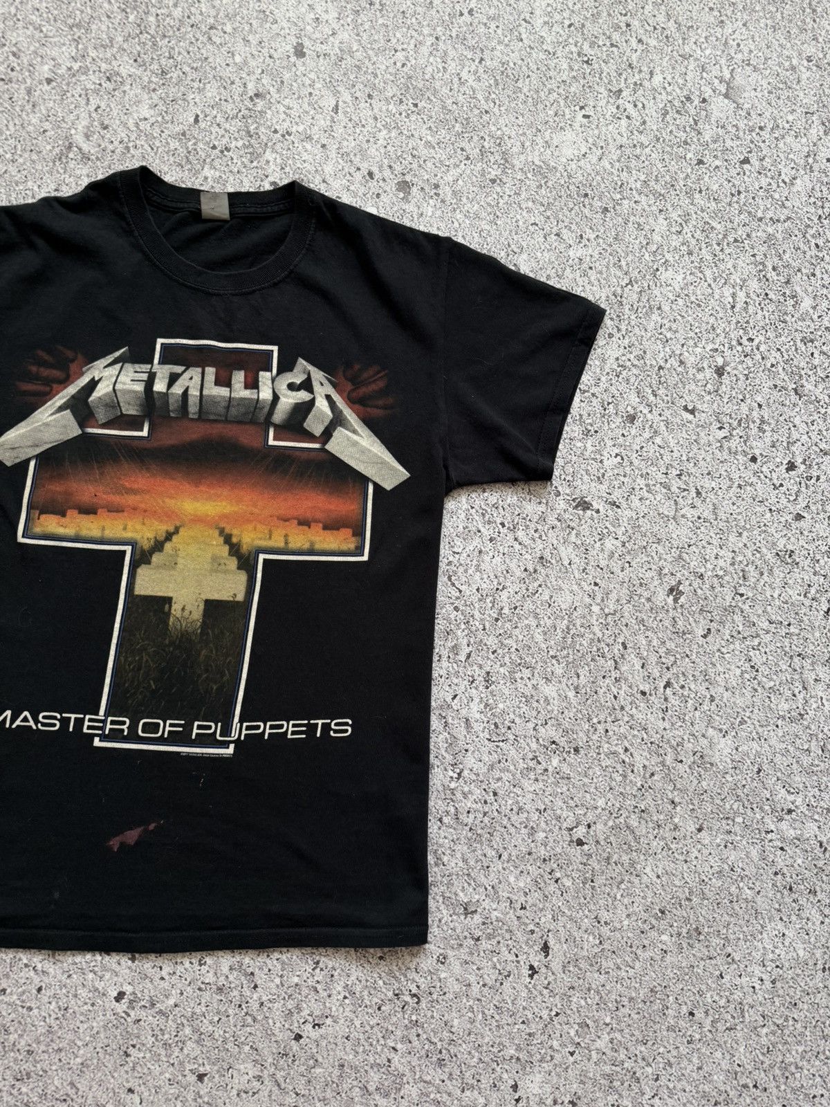 Band Tees × Metallica × Vintage Gildan Vintage 2017 Metallica Master Of Puppets Band T-shirt Size US M / EU 48-50 / 2 - 4 Thumbnail