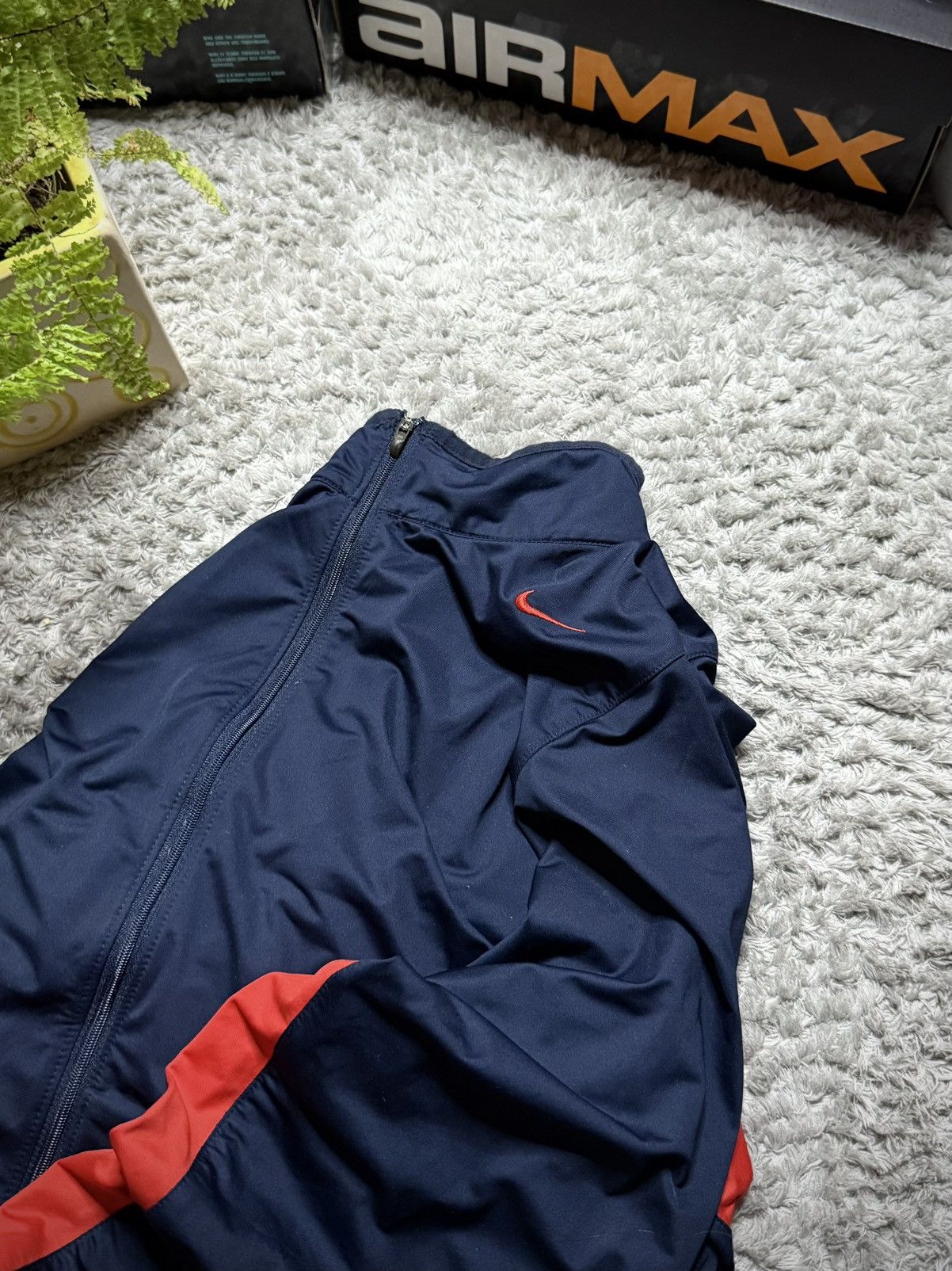 Nike 00s Nike Nylon Jacket Rare Drill Streetwear Swoosh Sport Tn Size US L / EU 52-54 / 3 - 3 Thumbnail