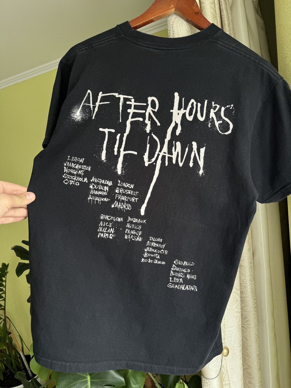 The Weeknd The Weekend After Hours Til Dawn 2023 Tour T-Shirt Size US M / EU 48-50 / 2 - 10 Thumbnail