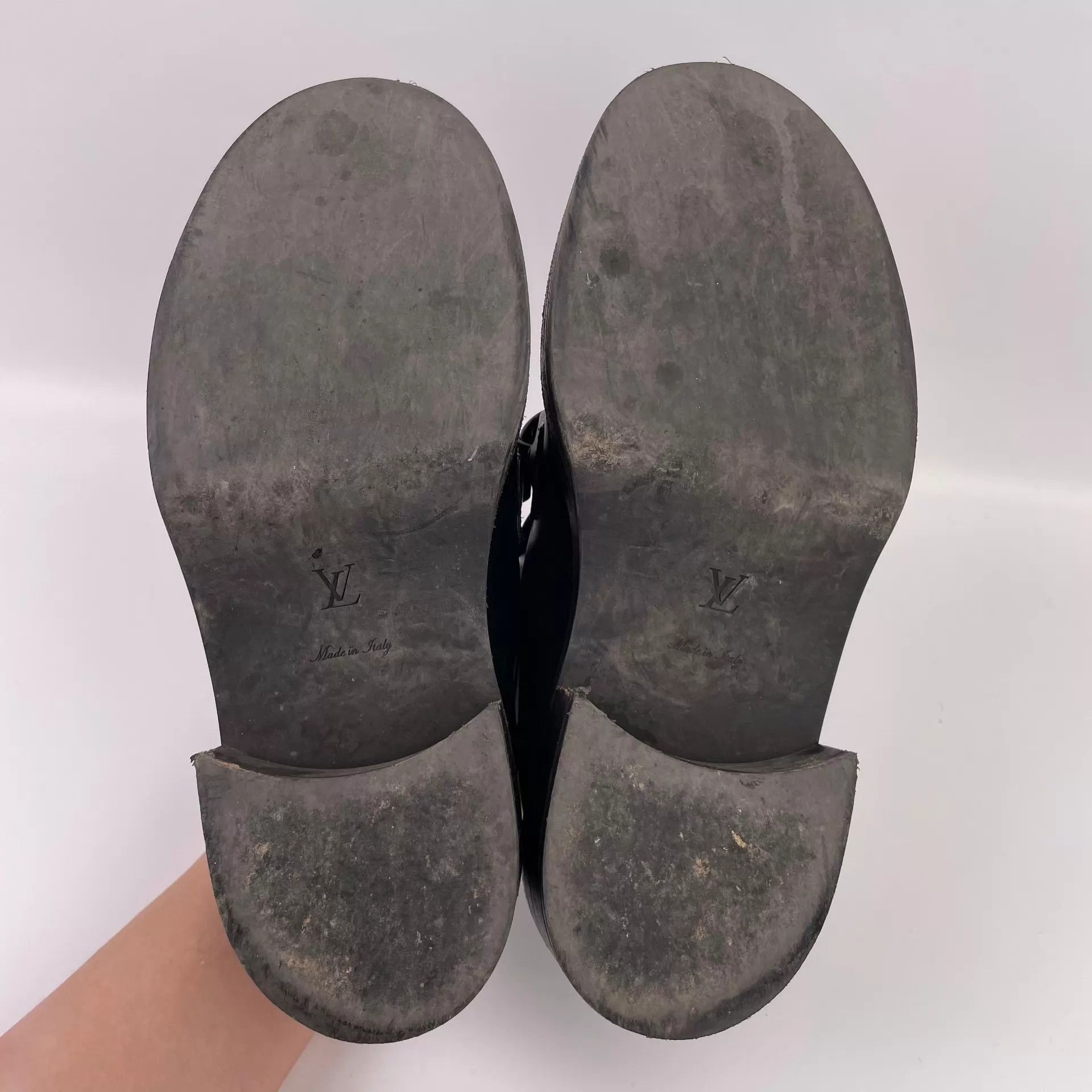 Louis Vuitton LV Black 37 Cowhide Leather Shoes 260505CYE3X04 Size US 7 / IT 37 - 4 Thumbnail