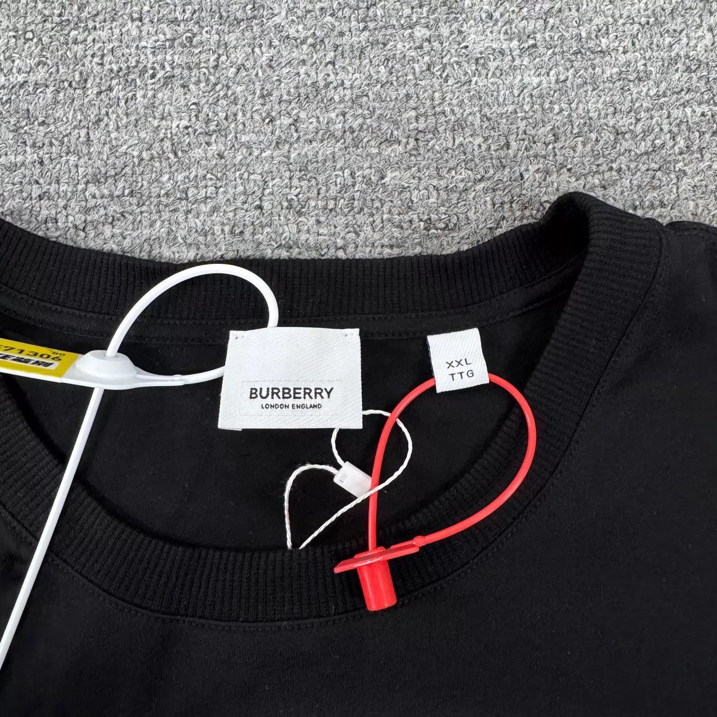 Burberry Burberry Black Logo Print Crewneck SS Tee XXL Size US XXL / EU 58 / 5 - 5 Thumbnail