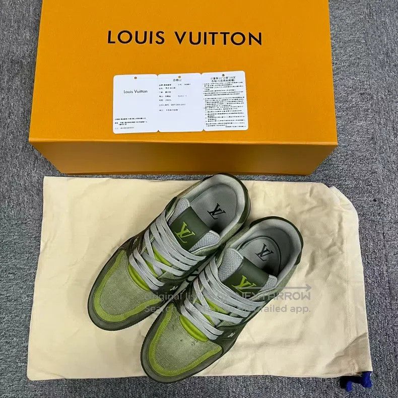 Louis Vuitton Louis Vuitton Green round toe lace-up low top board shoes Size US 7 / EU 40 - 1 Thumbnail