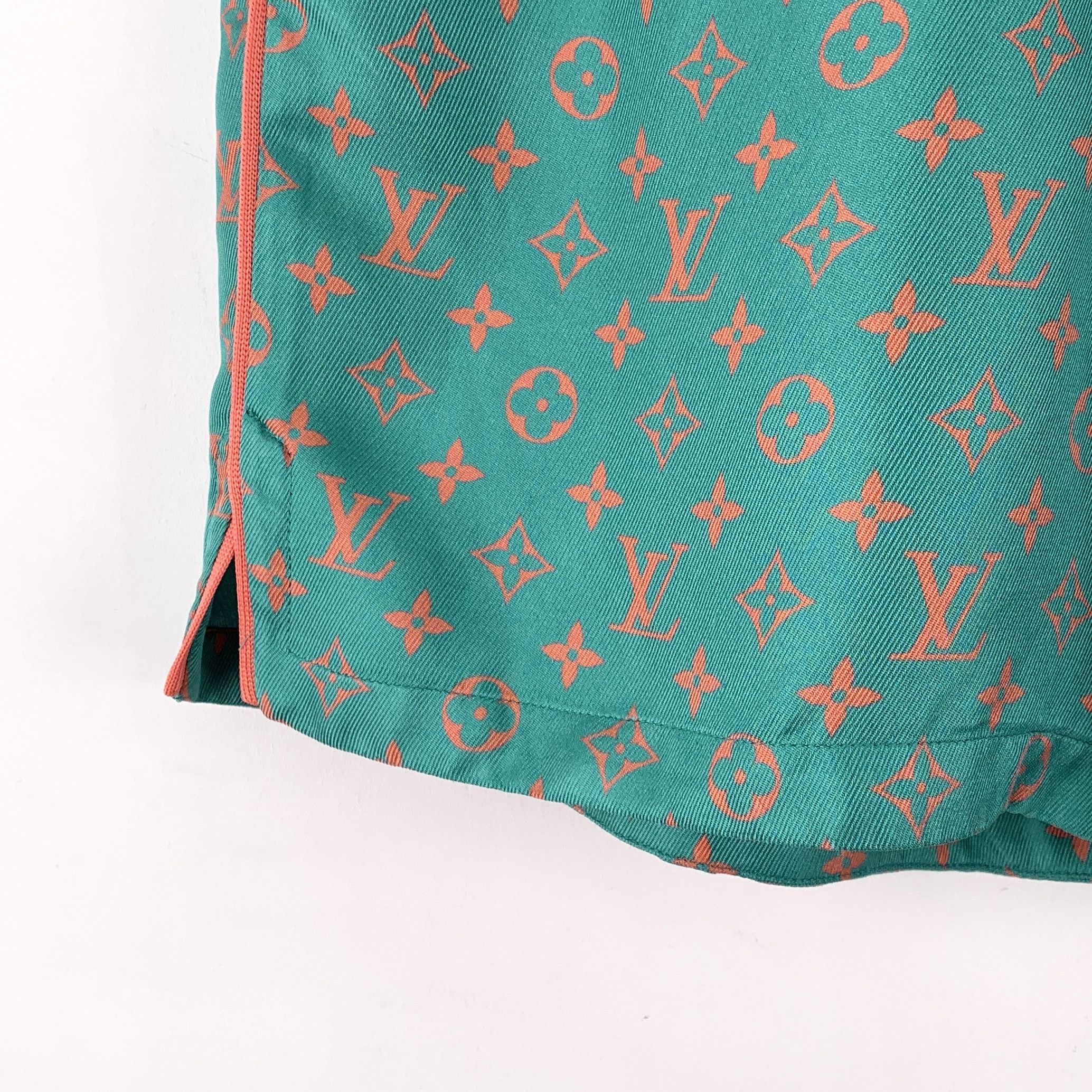 Louis Vuitton Louis Vuitton Monogram Silk Drawstring Shorts Green (46) Size US 30 / EU 46 - 4 Thumbnail