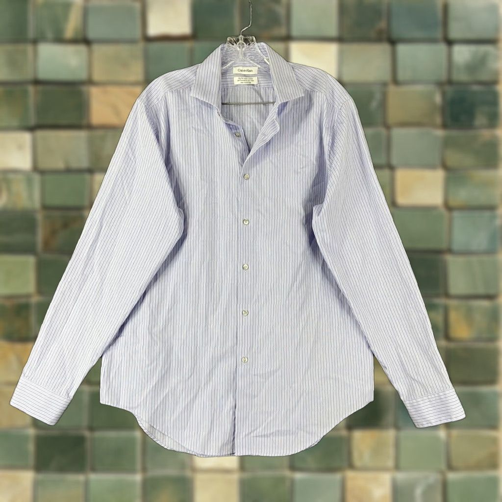 Calvin Klein VINTAGE? No, it's Calvin Klein — Slim Fit Dress Shirt — Men — 16.5 34/35 — Purple Long Sleeve Button Up Size US L / EU 52-54 / 3 - 1 Thumbnail