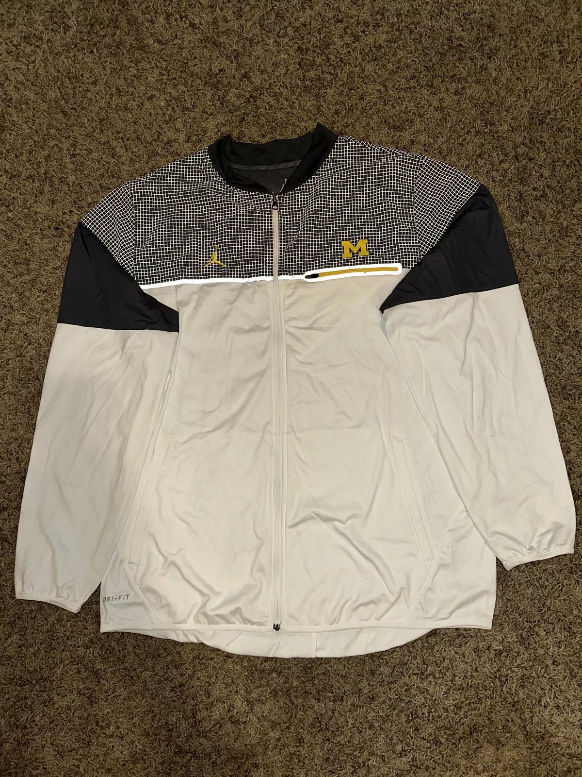Designer Jordan Nike Men’s College Hybrid Flash (Michigan) Jacket Size US 34 / EU 50 - 1 Thumbnail