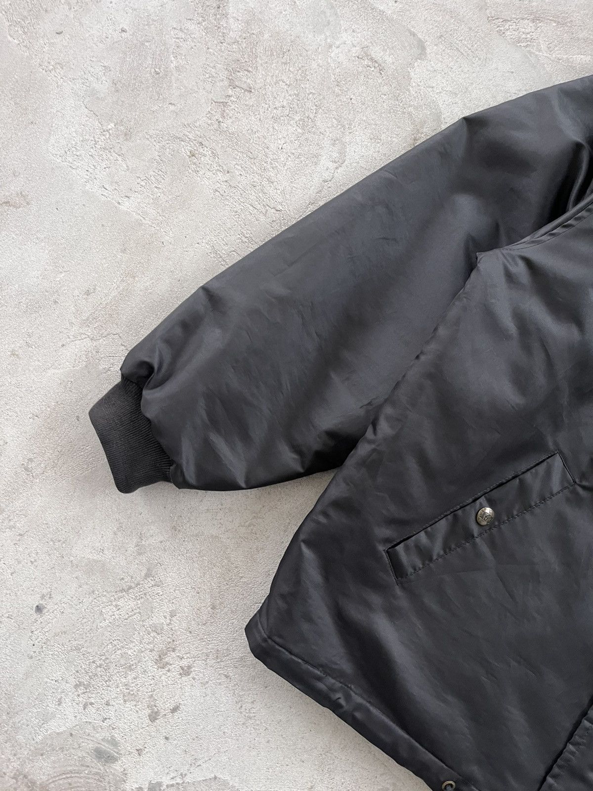 Caterpillar Vintage Caterpillar Black Nylon Y2K Coach Workwear Jacket Size US L / EU 52-54 / 3 - 3 Thumbnail