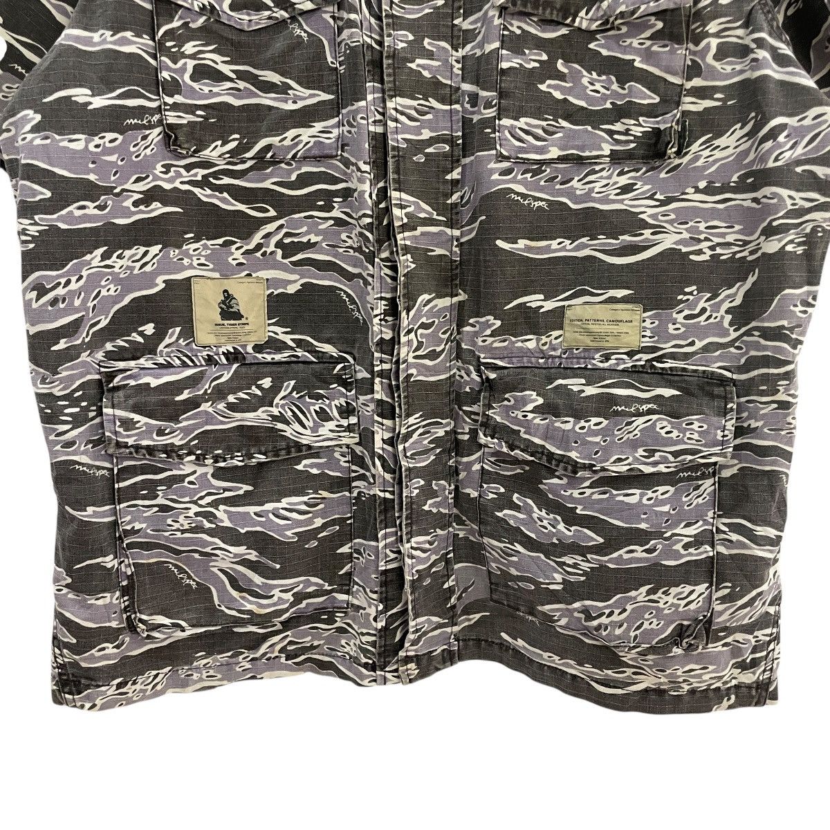 Wtaps Vintage Wtaps Camorflage Collection Button Ups T-shirt Size US L / EU 52-54 / 3 - 4 Thumbnail