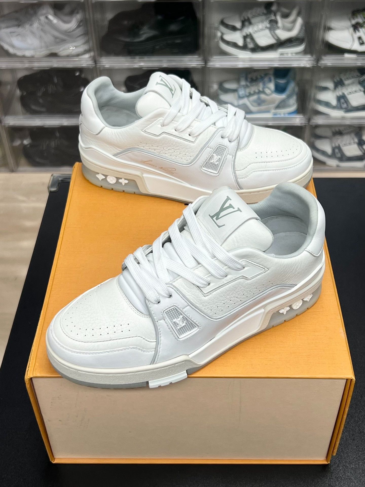 Louis Vuitton Louis Vuitton Training White Lowtop Sneakers us_7 Women Size US 7 / IT 37 - 1 Thumbnail
