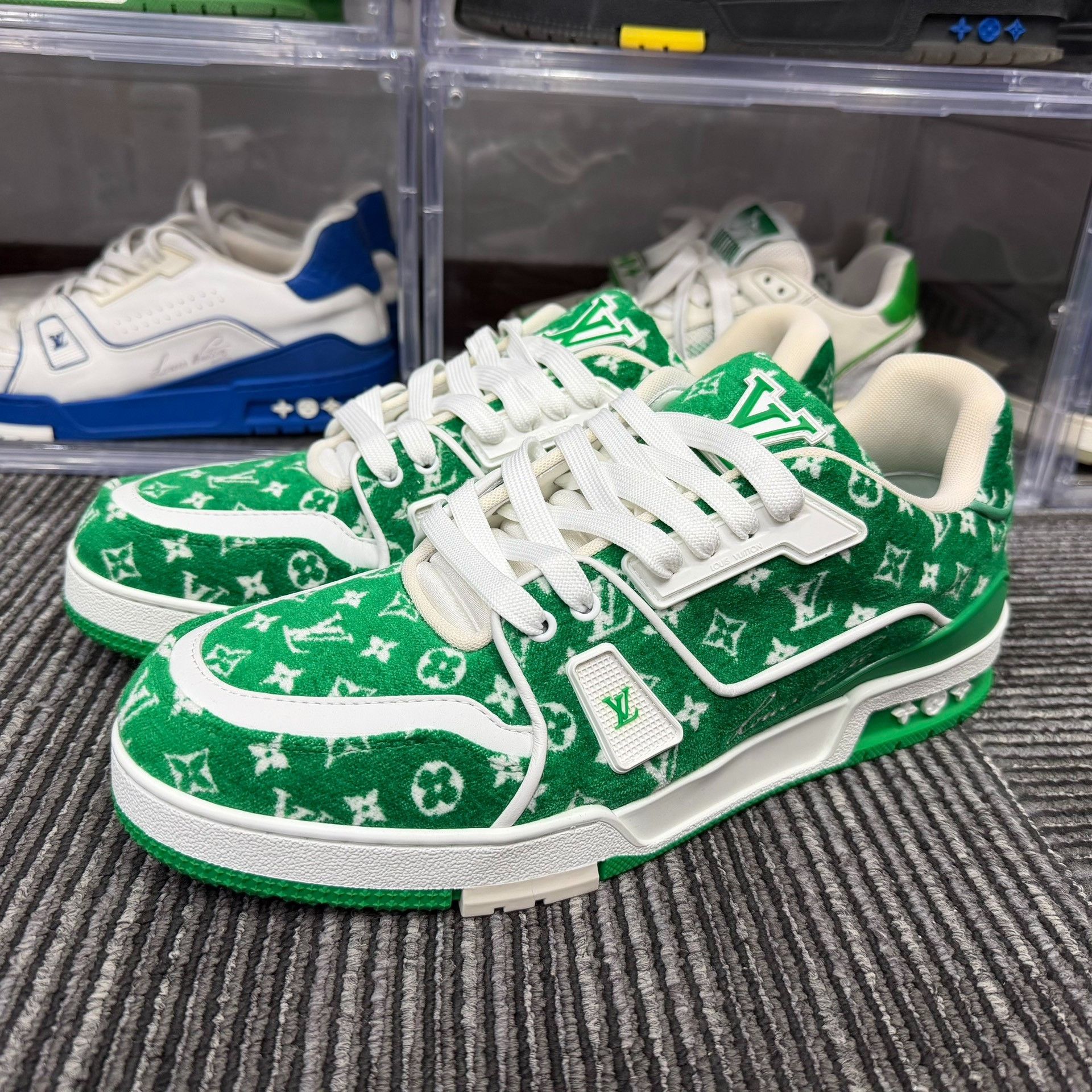 Louis Vuitton Louis Vuitton Training Green Lowtop Sneakers 11 Men Size US 11 / EU 44 - 1 Thumbnail