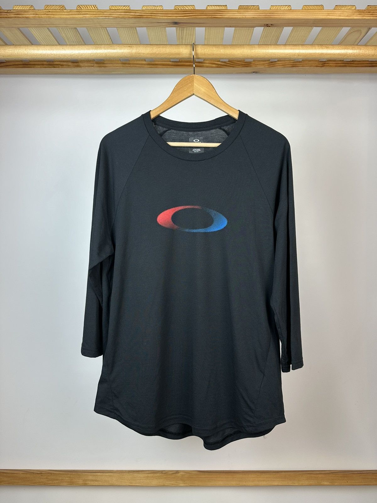 Oakley Vintage Oakley Big Logo 3/4 Sleeves Gorpcore Shirt Size US XXL / EU 58 / 5 - 1 Thumbnail