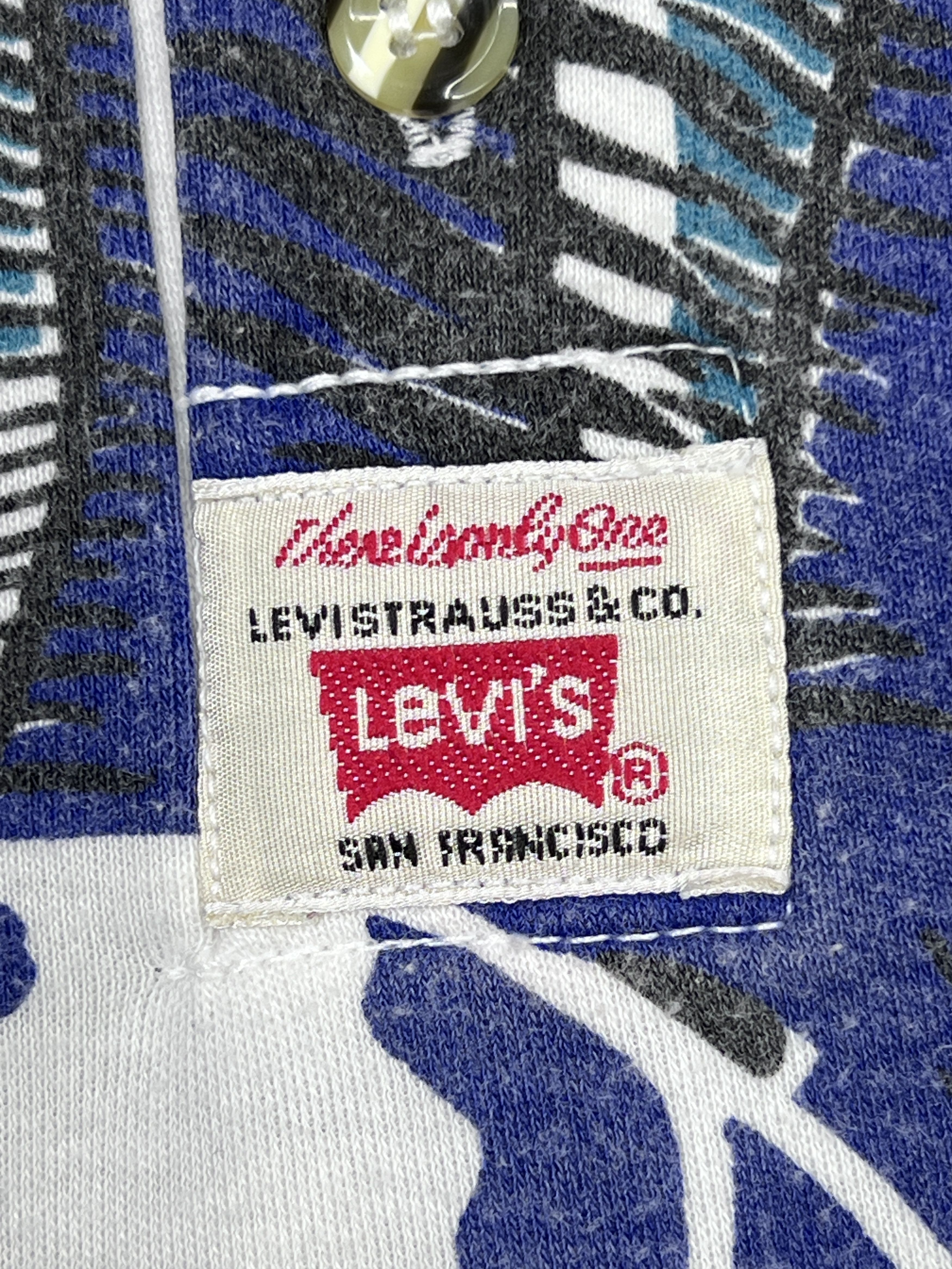 Levi's × Vintage Vintage Levi's T-Shirt You've Got The Whole World 501 Series Size US L / EU 52-54 / 3 - 9 Thumbnail
