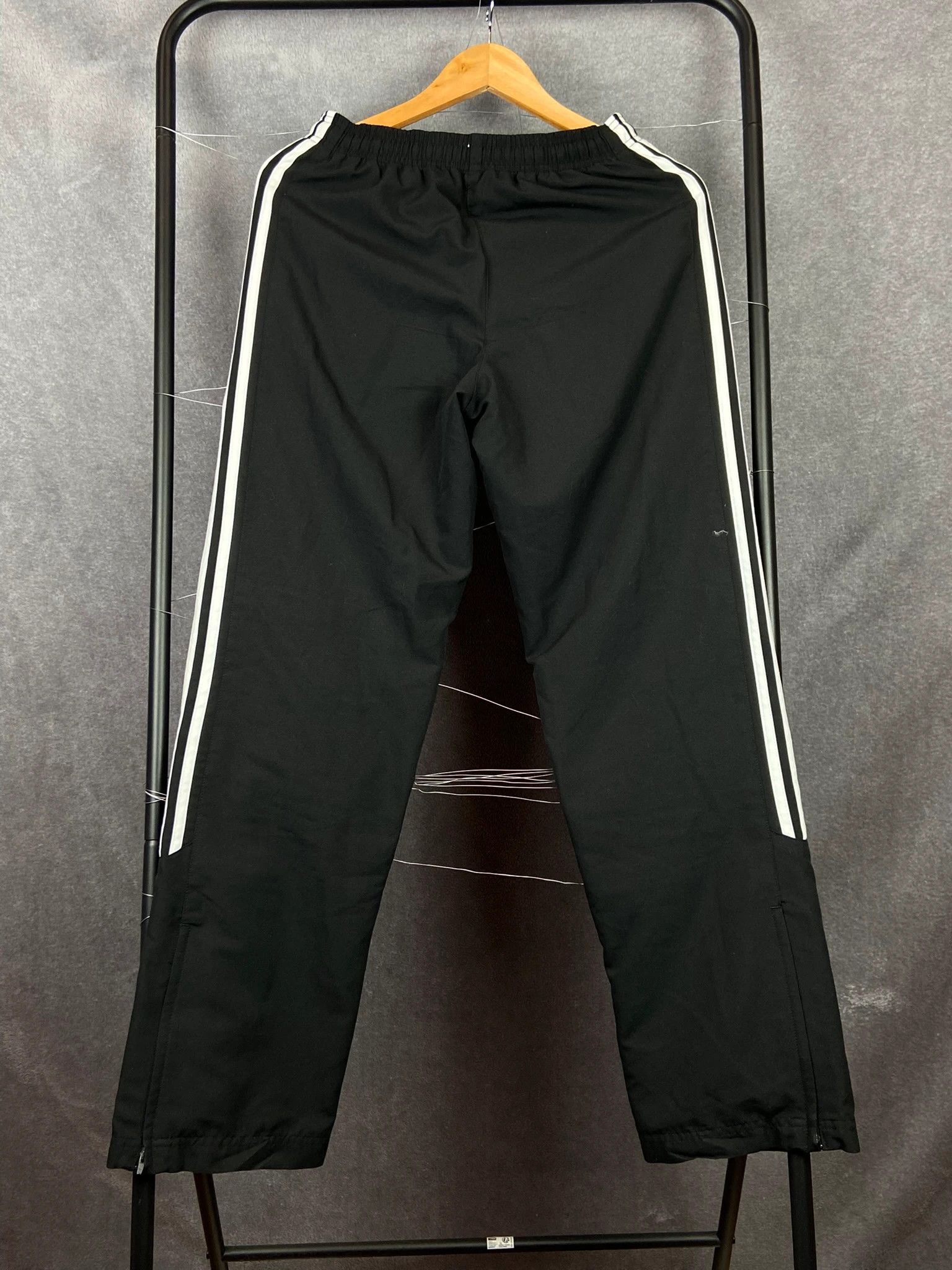 Adidas Track Pants Adidas black vintage 3 stripes streetwear Size US 32 / EU 48 - 4 Thumbnail