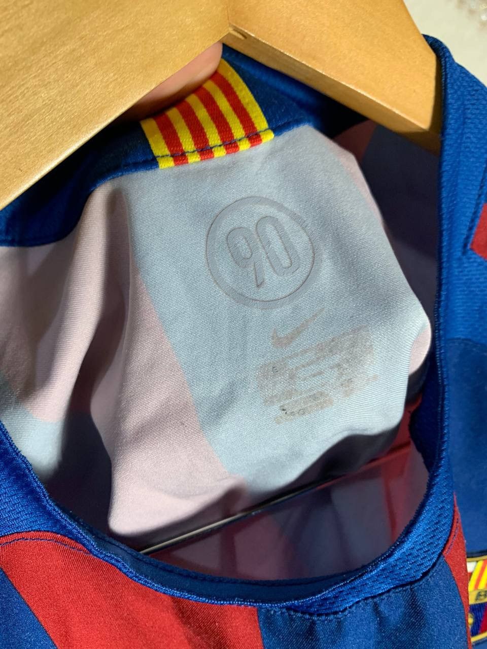 Nike VERY RARE NIKE FC BARCELONA SPAIN SOCCER JERSEY RETRO 90s Size US L / EU 52-54 / 3 - 9 Thumbnail