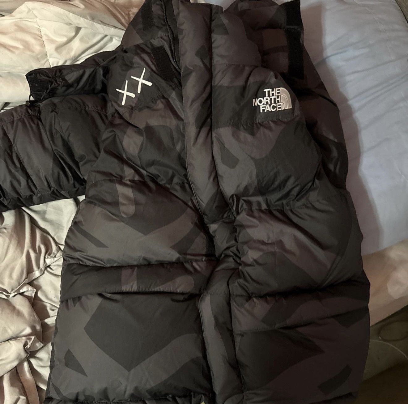 The North Face The north face X Kaws Size US L / EU 52-54 / 3 - 3 Thumbnail
