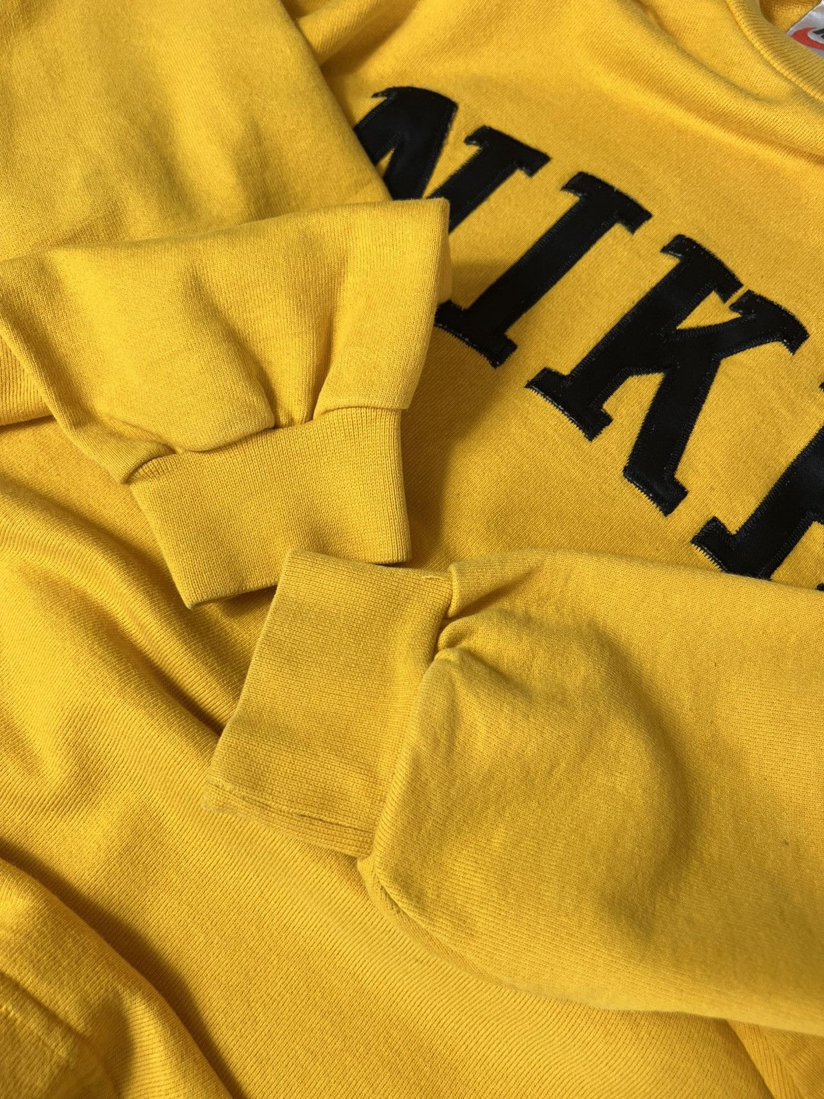 Nike Men’s Vintage Y2K Nike Sweatshirt Size US M / EU 48-50 / 2 - 10 Thumbnail