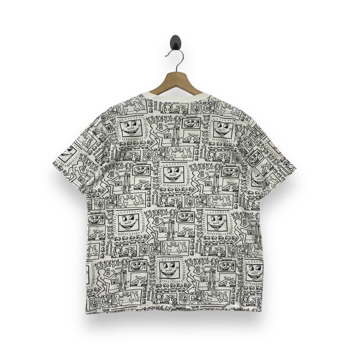 Keith Haring KEITH HARING x MOMA x UNIQLO Over Print Tee Shirt Top Pop Size US L / EU 52-54 / 3 - 3 Thumbnail