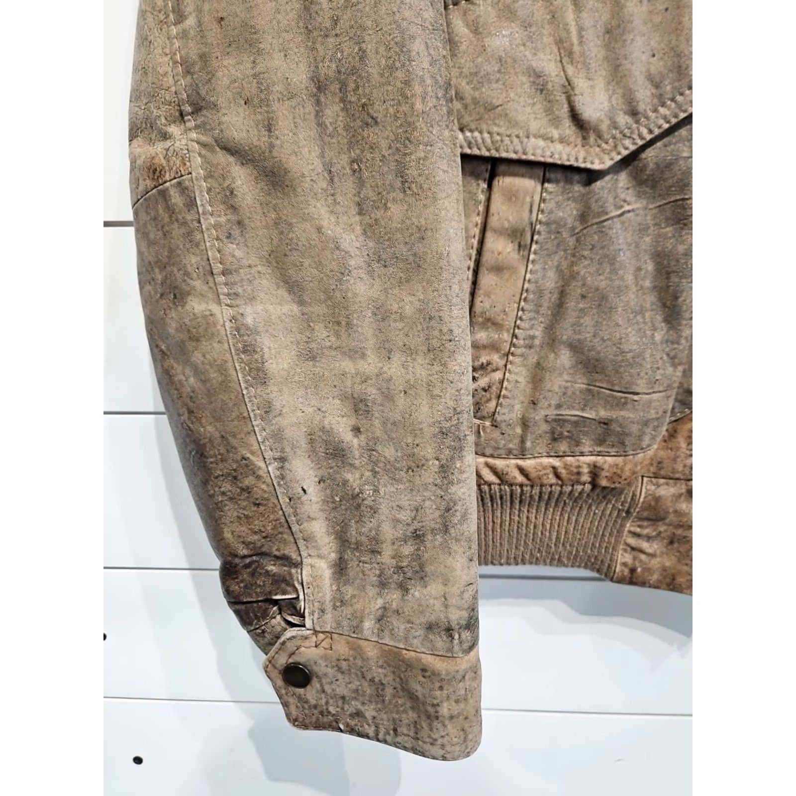 Vintage VINTAGE Burma Run Brown Leather Bomber Jacket Mens L 1990s Aviator Distressed Leather Quilted Liner Winter Fall Spring Motorcycle Style Size US L / EU 52-54 / 3 - 5 Thumbnail