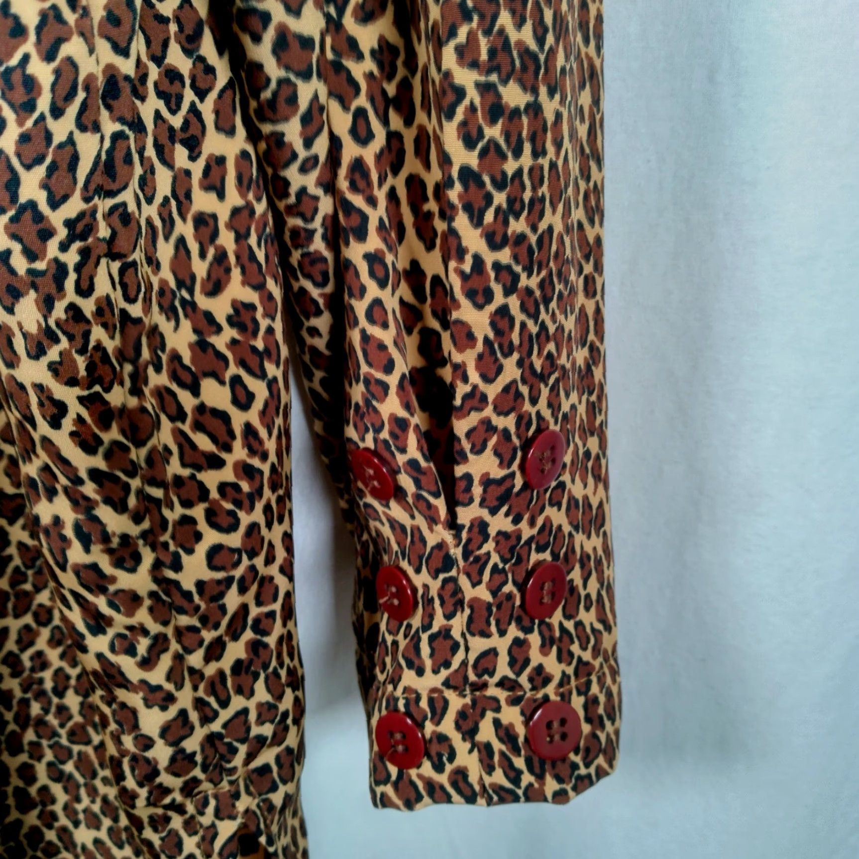 Vintage VINTAGE Jaclyn Smith Blouse Cat Print Long Sleeve 18W Brown Polyester Non-Stretch Animal Print Casual Business Party 18W Womens Size XXL / US 16-18 / IT 52-54 - 6 Thumbnail