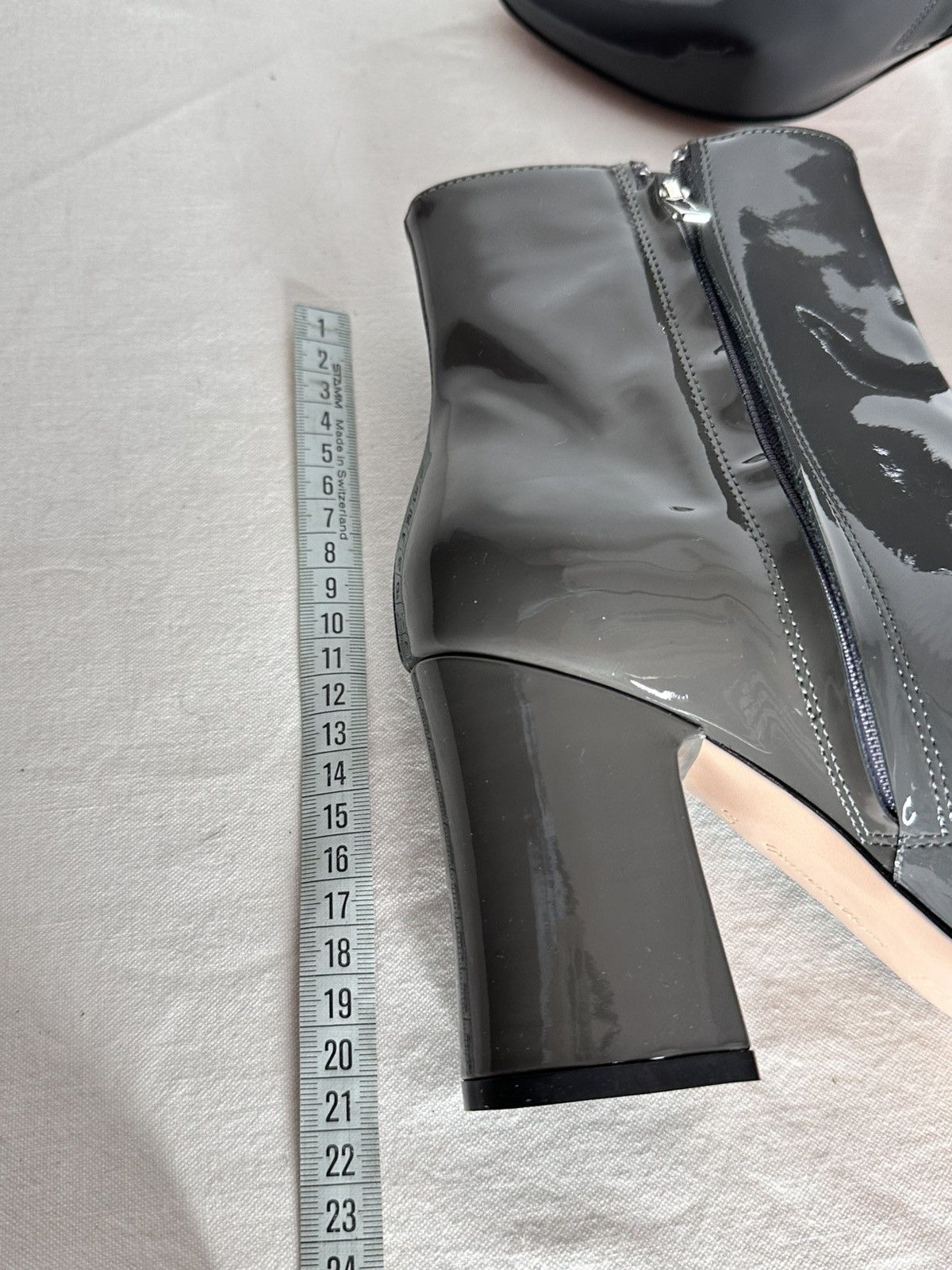 Gianvito Rossi bottines à talons Gianvito Rossi en cuir vernis gris 37 Size US 6 / IT 36 - 13 Thumbnail