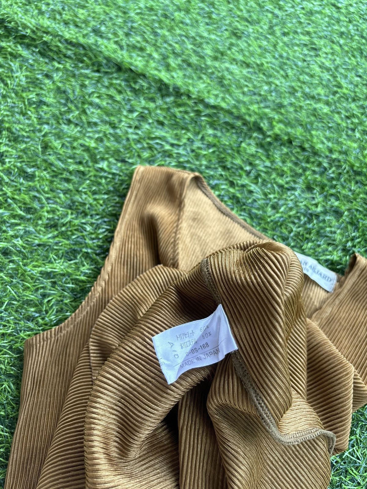 Pleats Please Issey Miyake Christian Aujard Paris Pleats Please Style Tank top Size ONE SIZE - 5 Thumbnail