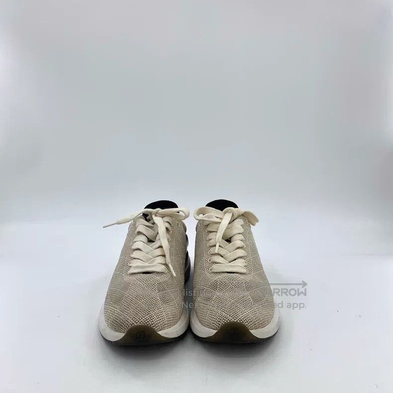 Chanel Chanel Beige double C cowhide lasing casual flat sneakers Size US 7.5 / IT 37.5 - 3 Thumbnail
