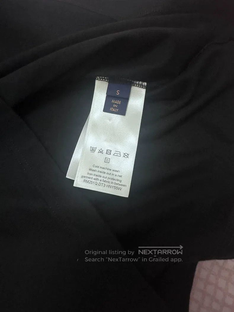 Louis Vuitton Louis Vuitton Black short sleeves Size US S / EU 44-46 / 1 - 4 Thumbnail