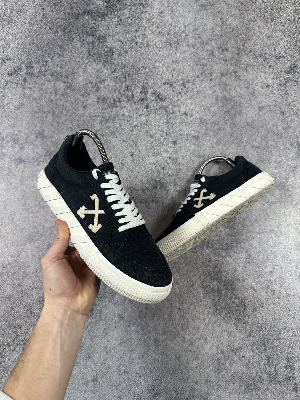 Off-White Vintage Logo Off-White Sneakers Style Rare USA 43 Shoelaces Size US 10 / EU 43 - 1 Thumbnail