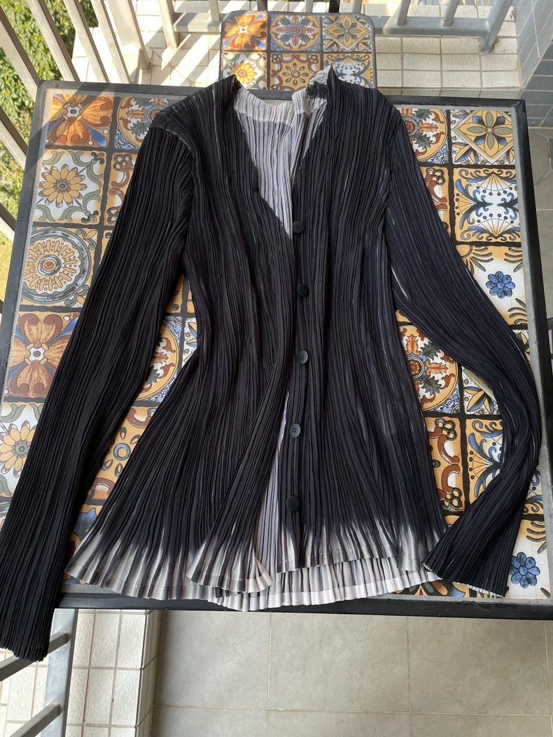 Issey Miyake Issey Miyake size:3 Black pleated long-sleeved cardigan Size S / US 4 / IT 40 - 3 Thumbnail