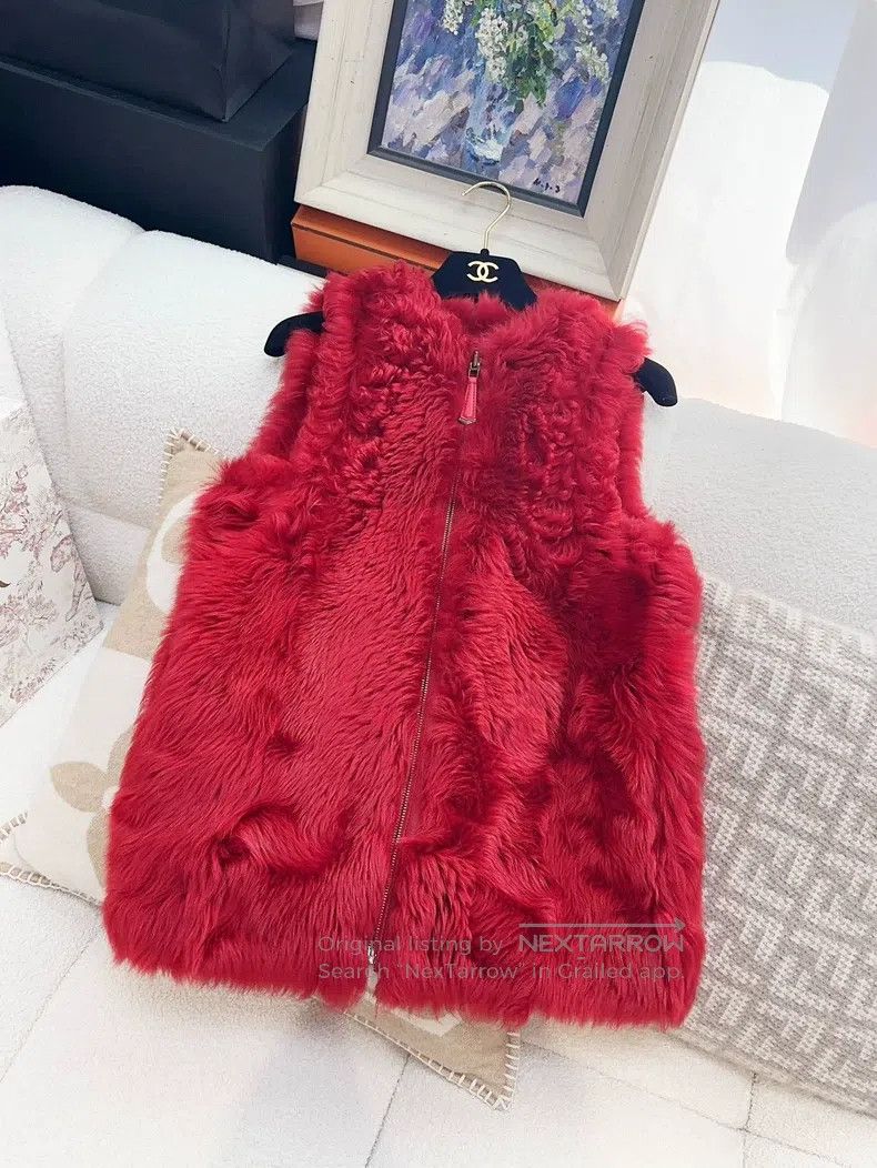 Fendi Fendi Red reversible fur vest double-sided wear coat Size M / US 6-8 / IT 42-44 - 1 Thumbnail