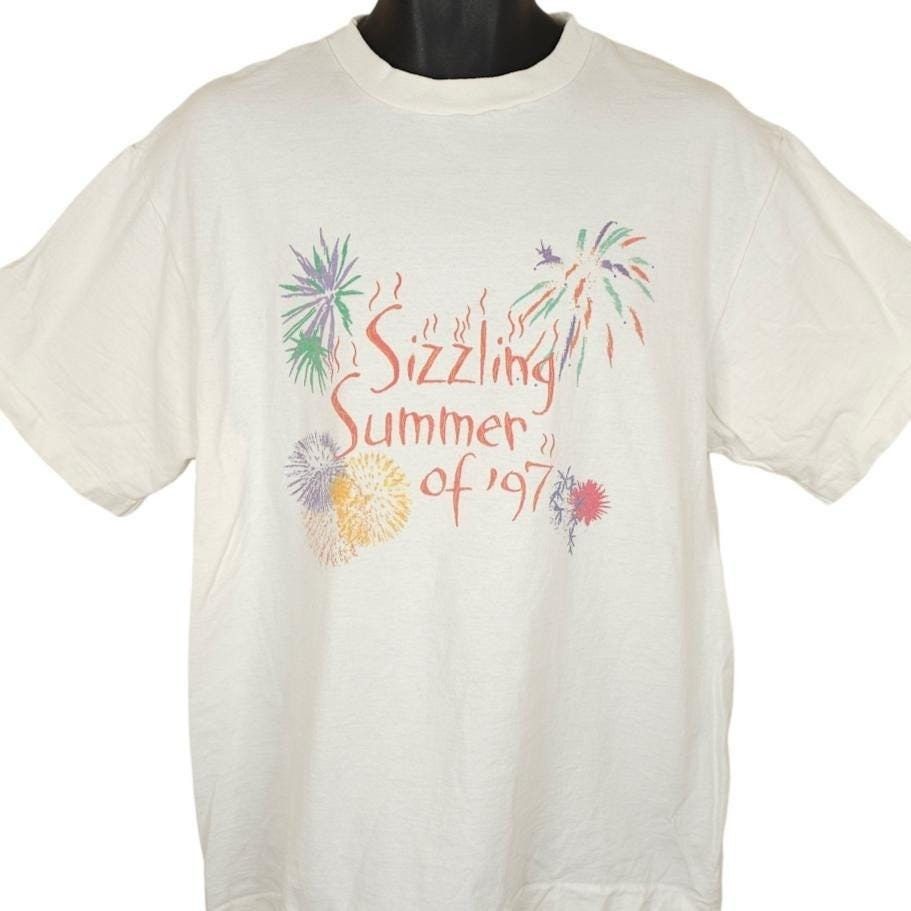 Vintage Vintage Foxwoods Casino T Shirt Mens Size XL White 90s Size US XL / EU 56 / 4 - 1 Thumbnail