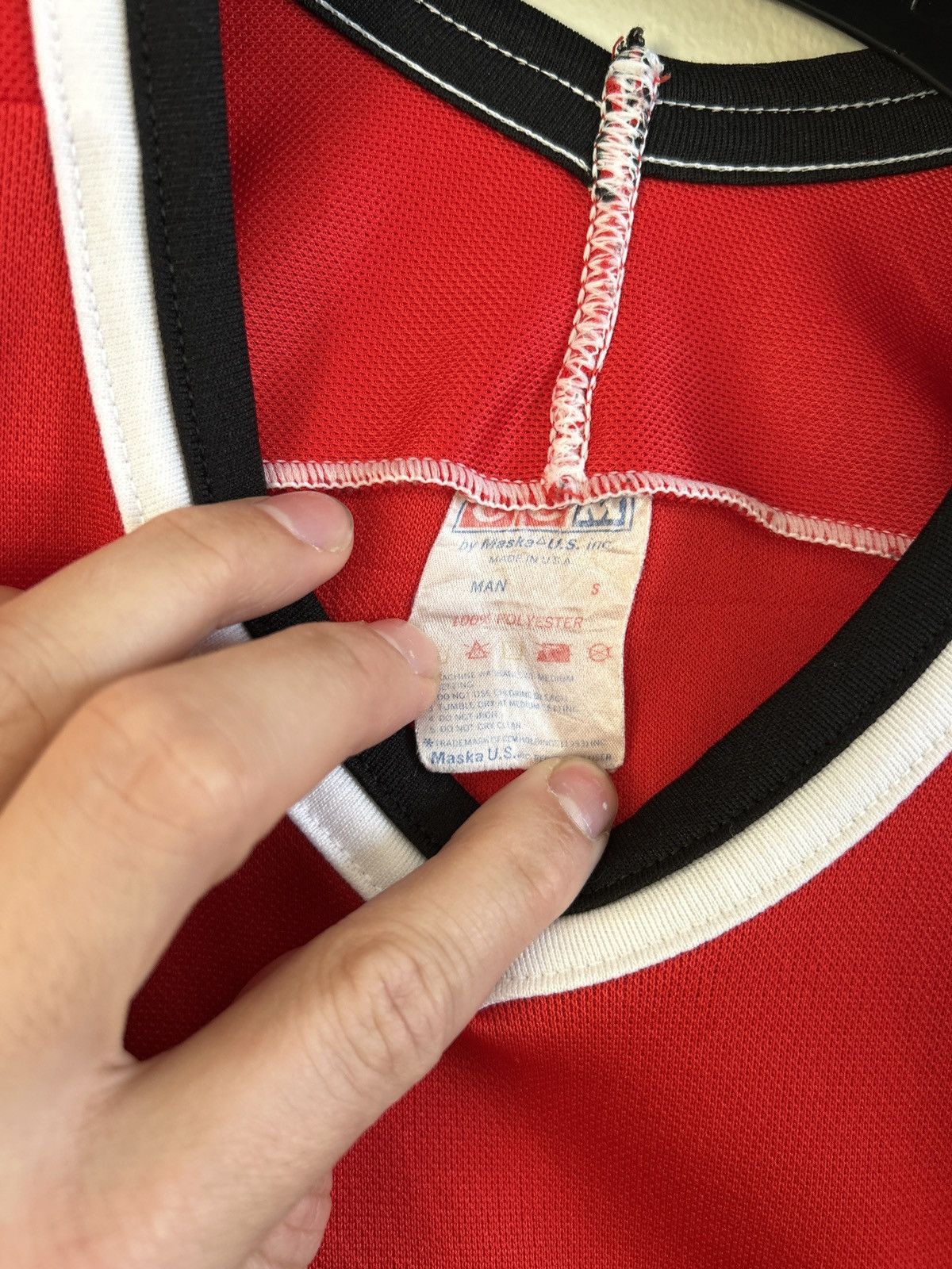 NHL Vintage CCM Chicago Blackhawks NHL Jersey Size US S / EU 44-46 / 1 - 4 Thumbnail