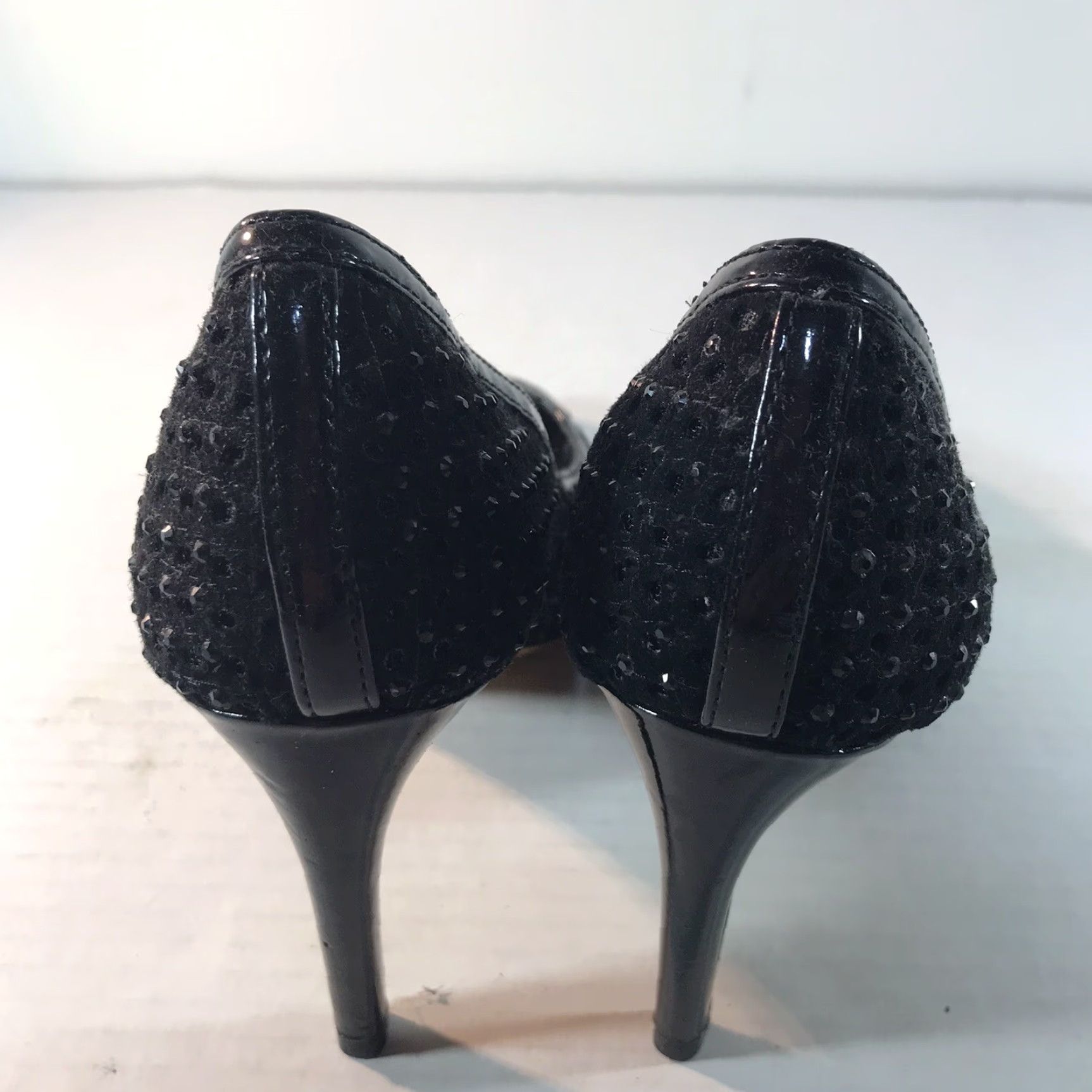 Vintage VINTAGE Antonio Melani Black Leather Sequin Pump Women's Size 6M High Heel 3.5in Stiletto Pointed Toe Going Out Size US 6 / IT 36 - 7 Thumbnail