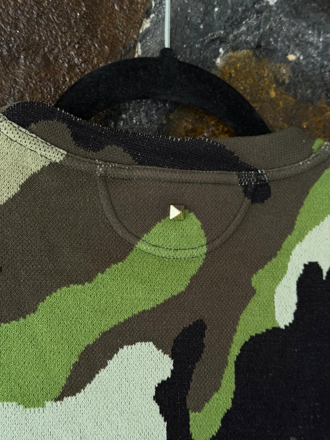 Valentino Valentino Camo Knit Rockstud T-Shirt Size S / US 4 / IT 40 - 3 Thumbnail